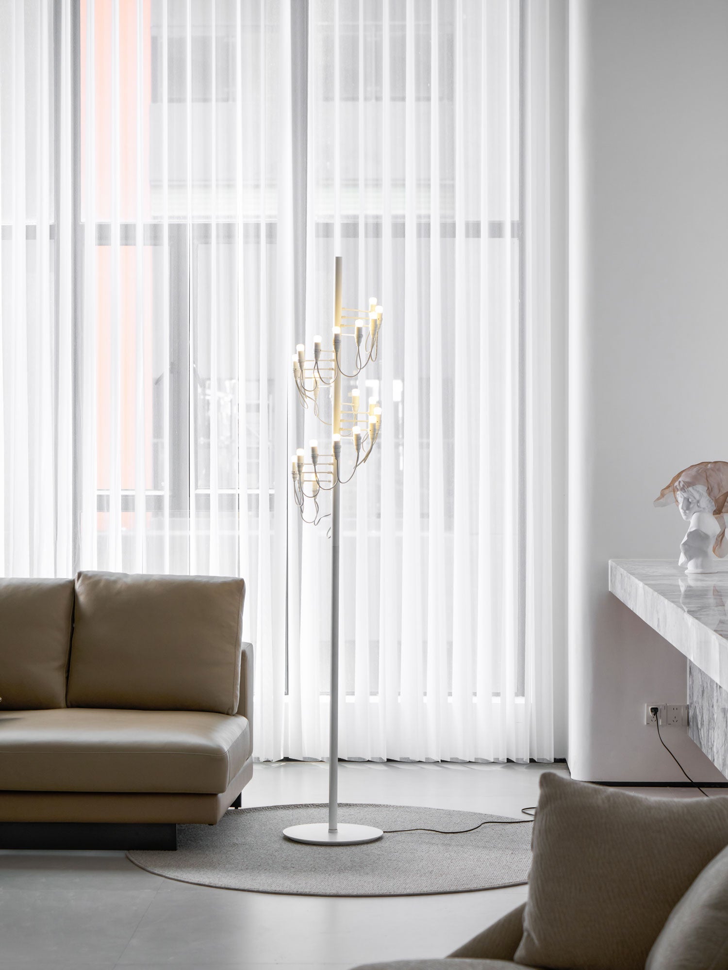 Olliryra Sculptural Steel Floor Lamp - Letslighting