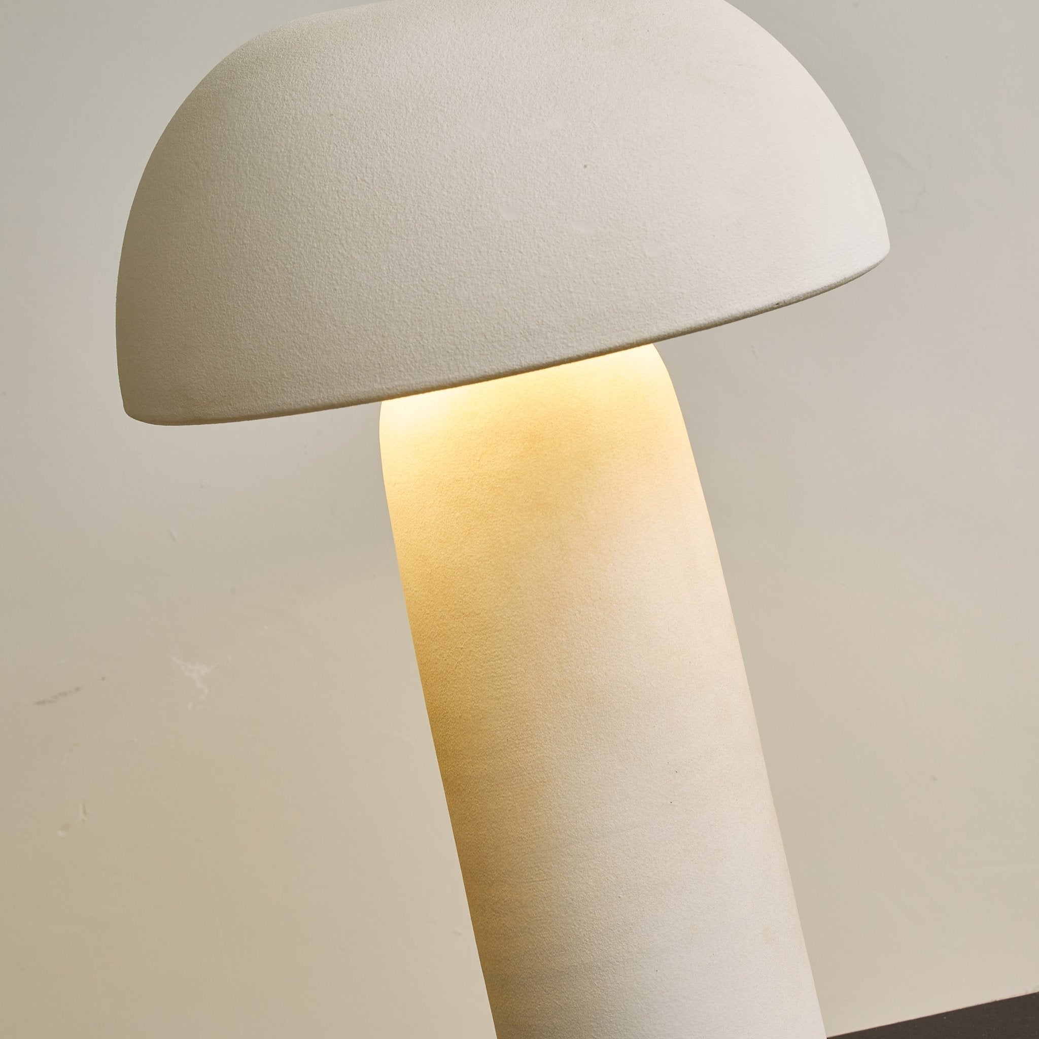 Averose Ceramic Minimalist Table Lamp - Letslighting
