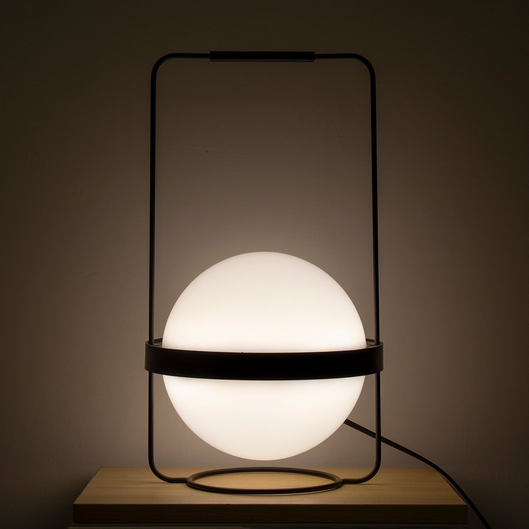 Eric Contemporary Metal Table Lamp - Blowlighting