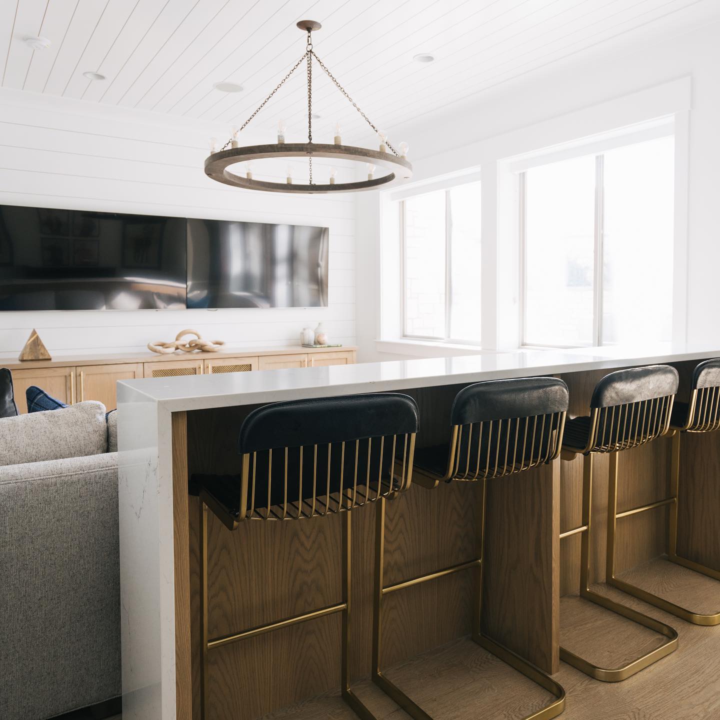 Armirila Vintage Industrial Wood Chandelier - Letslighting