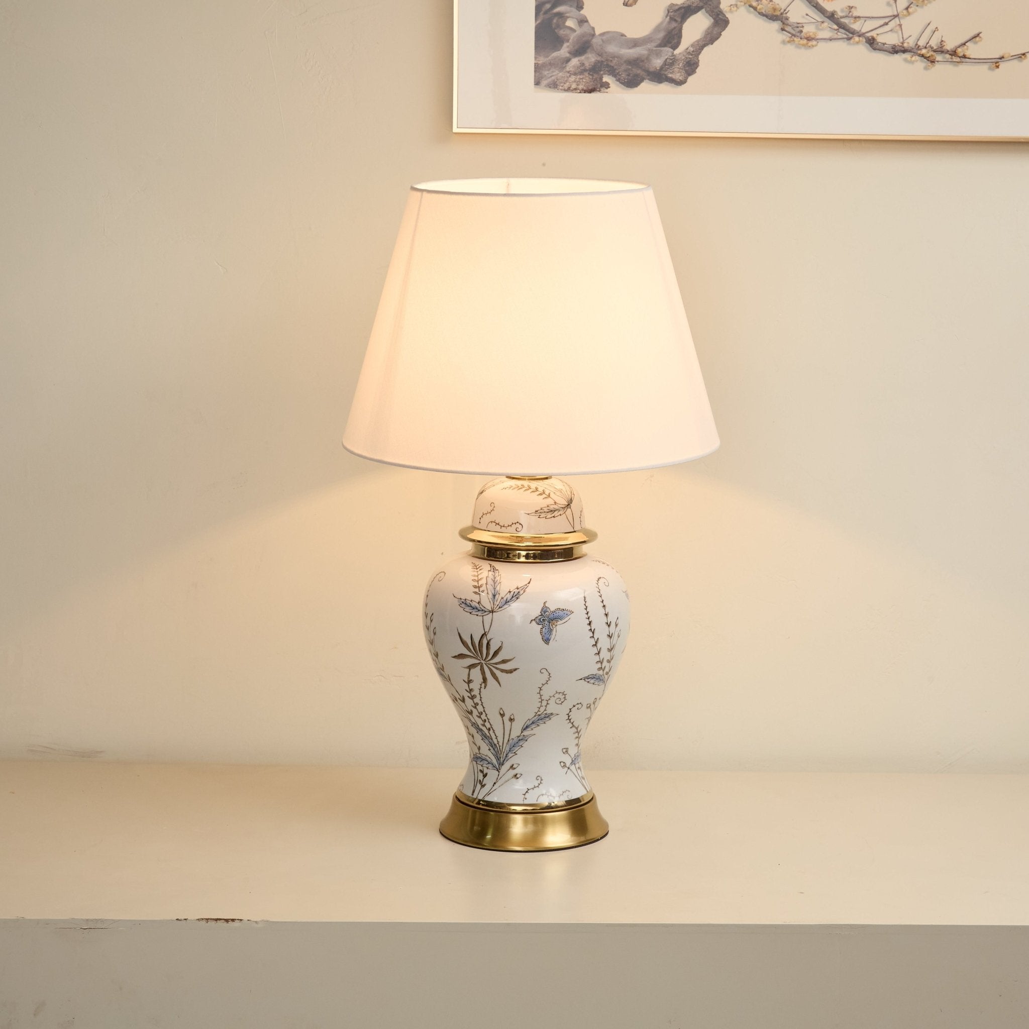 Gilt Elegant Fabric & Ceramics Table Lamp