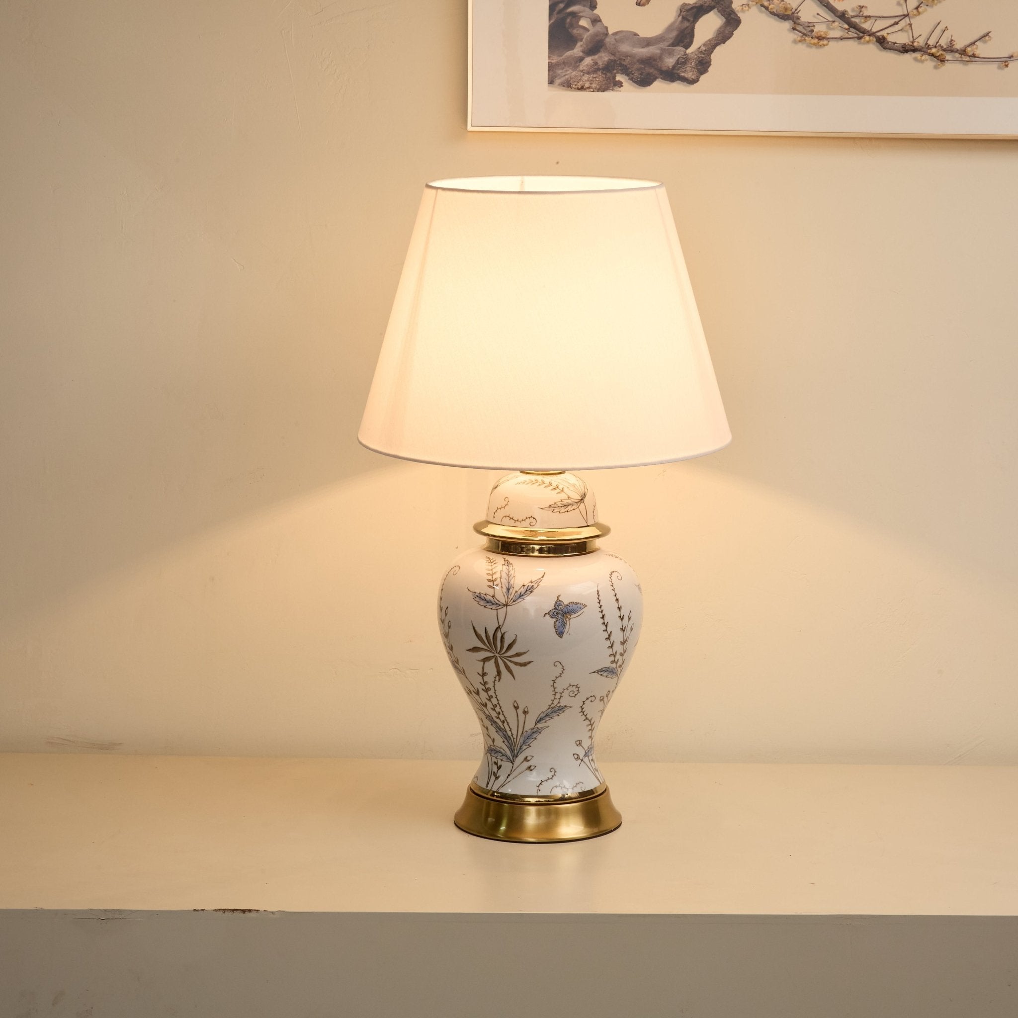 Gilt Elegant Fabric & Ceramics Table Lamp