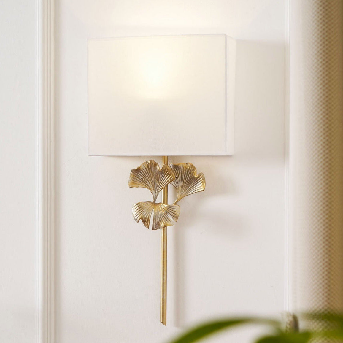 Silva Ginkgo Leaf Wall Lamp - Letslighting