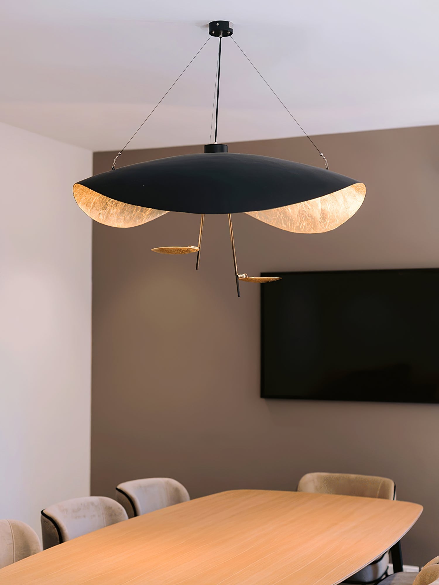 Lustra Pendant Lamp Black Gold Curved Shade - Letslighting
