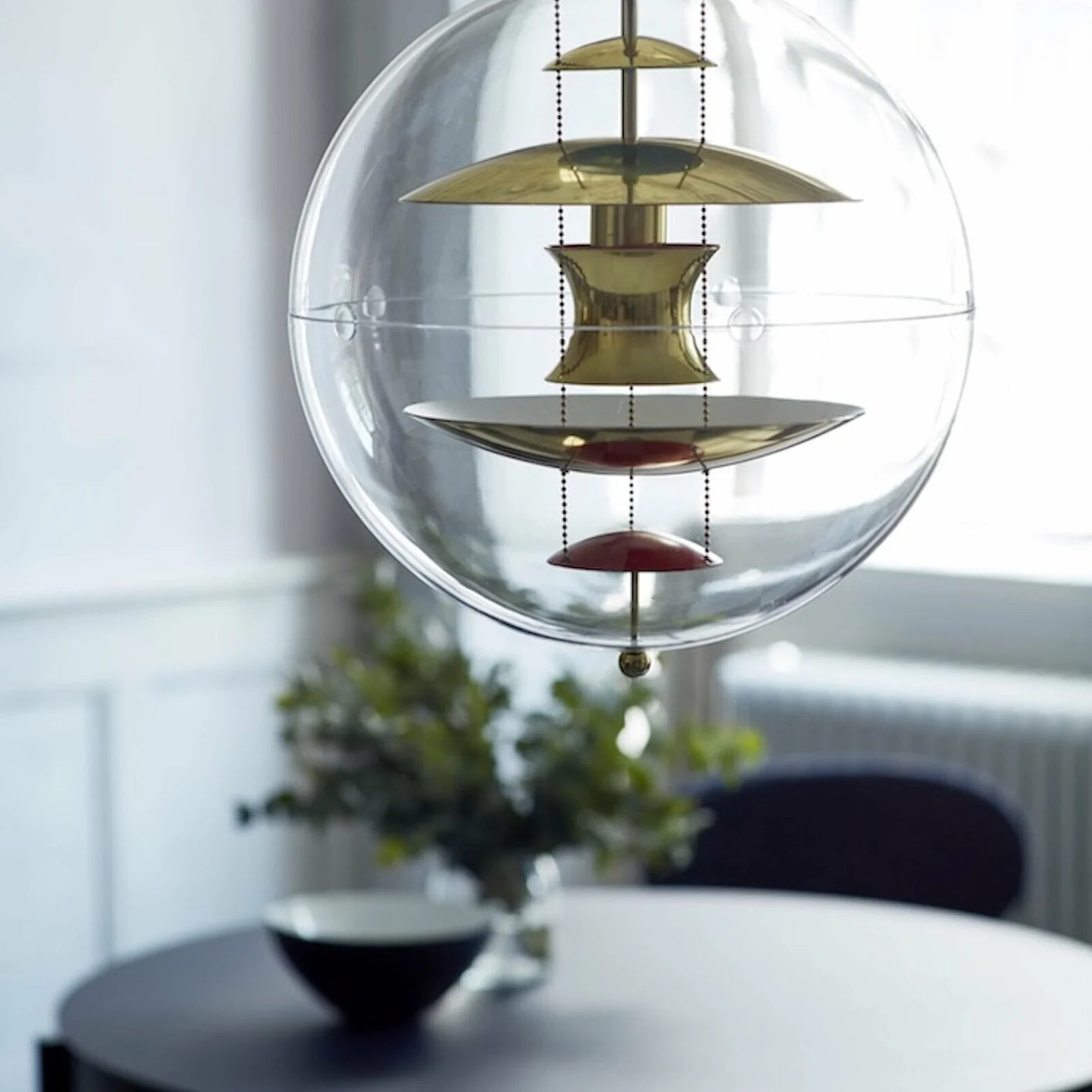 Orlaeen Individual Creativity Globe Acrylic Pendant Lamp - Letslighting