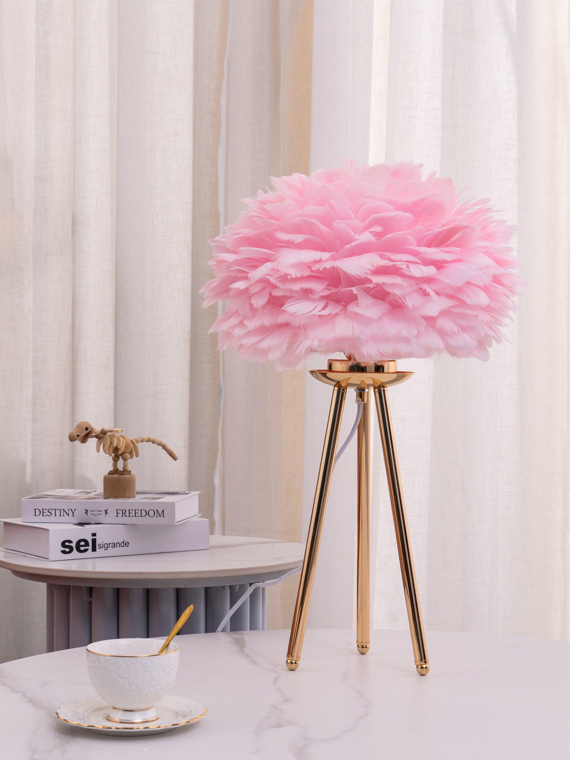 Nilo Feather Feminine Table Lamp - Letslighting