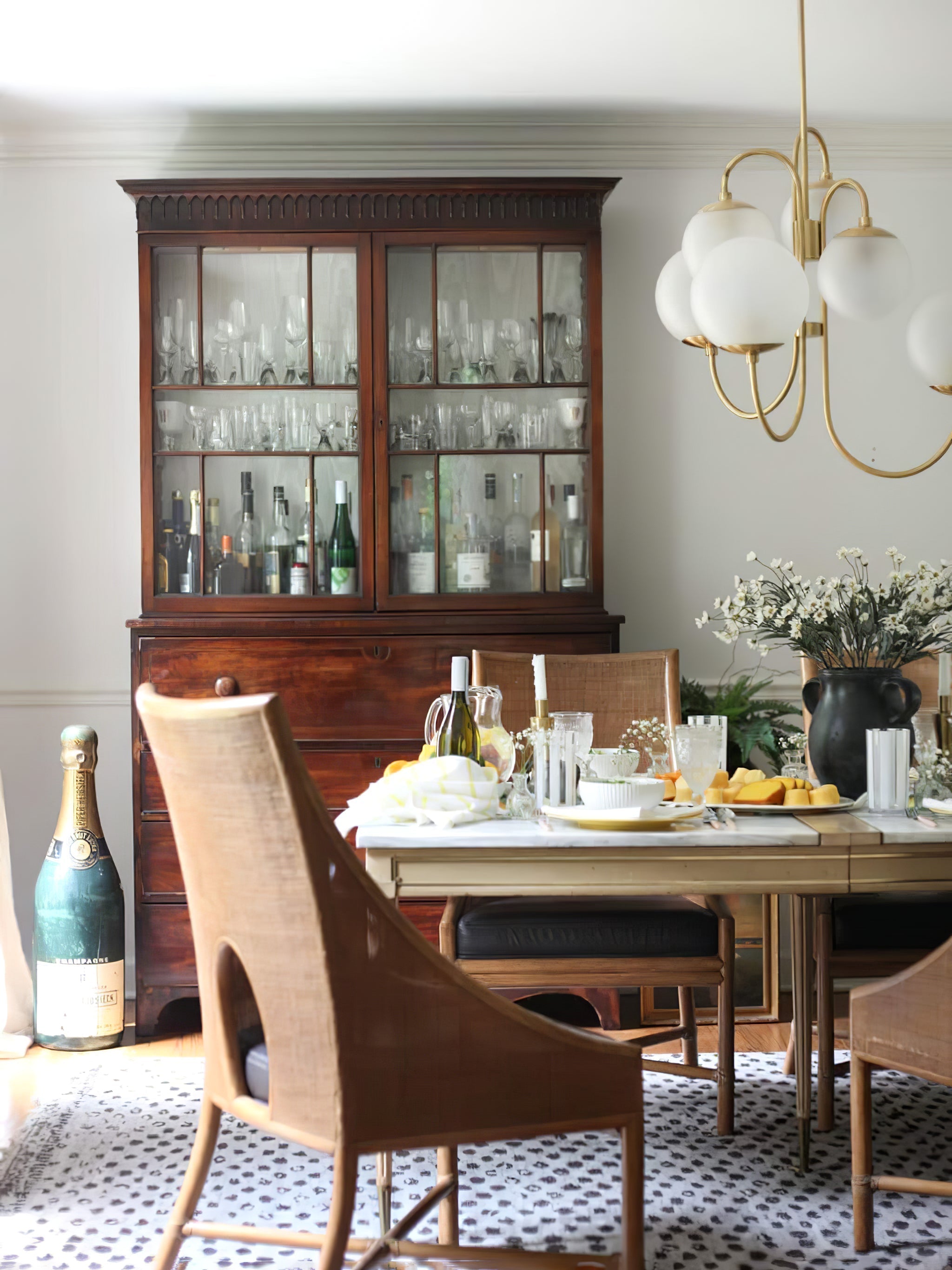 Lustra Chandelier Brass Globe Cluster Curved Arm - Letslighting