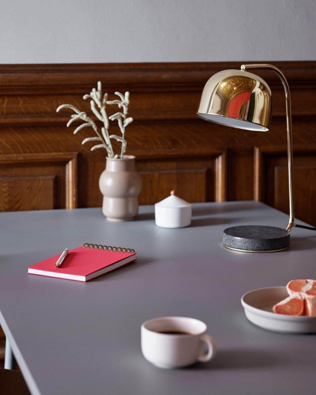 Elara Minimalist Table Lamp - Letslighting