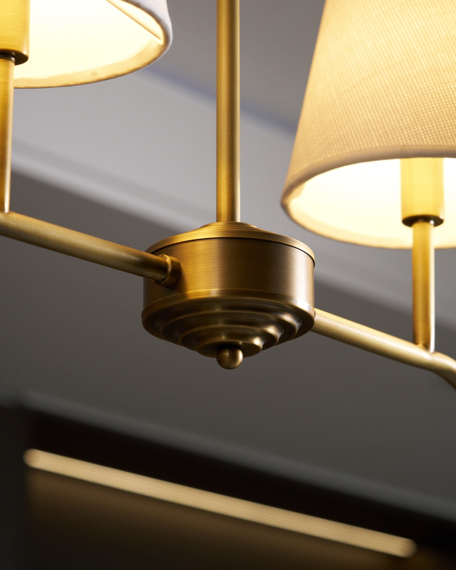 Lustra Chandelier Brass Curved Beige Linear - Letslighting
