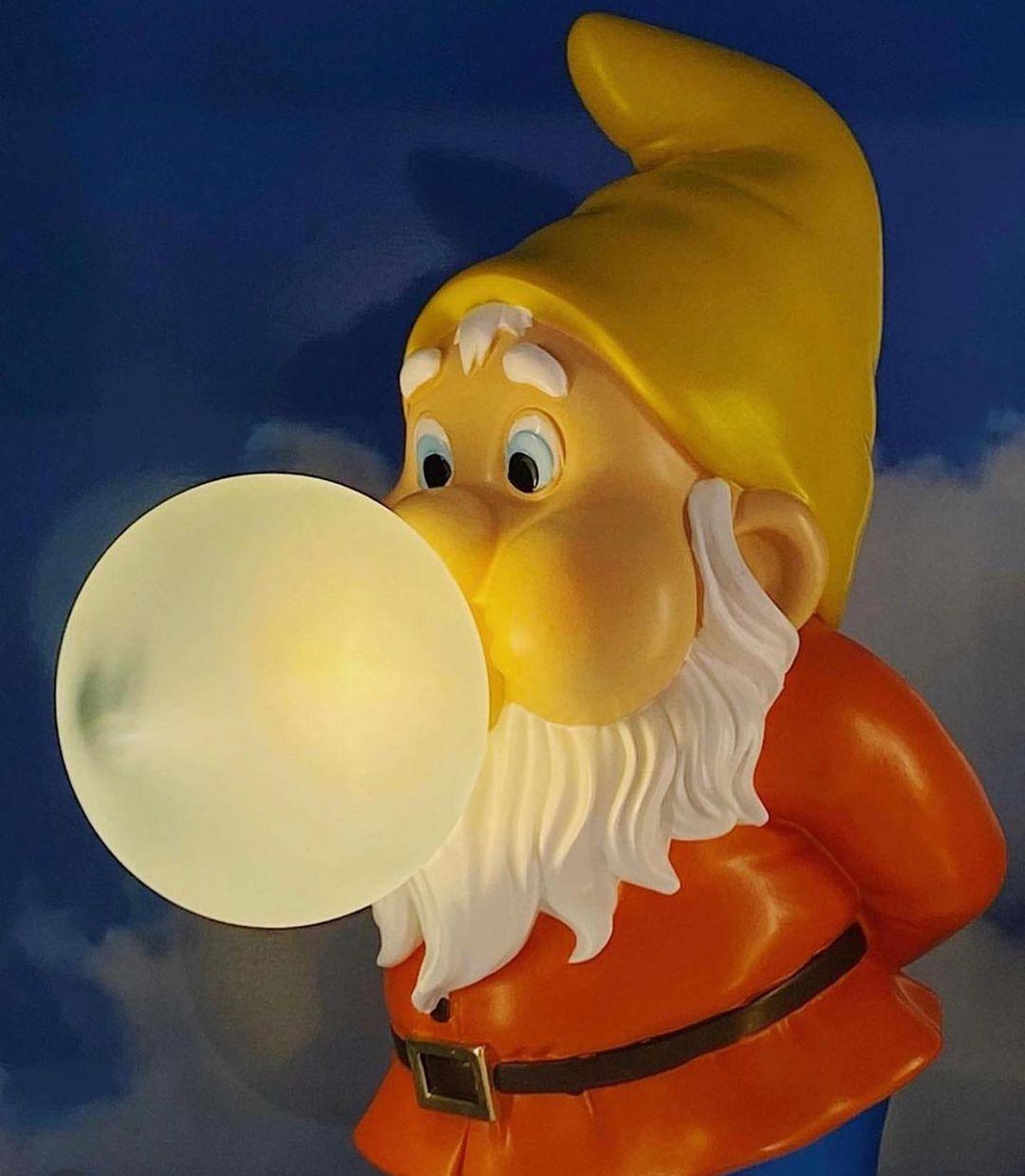 Brisa Resin Playful Table Lamp - Letslighting