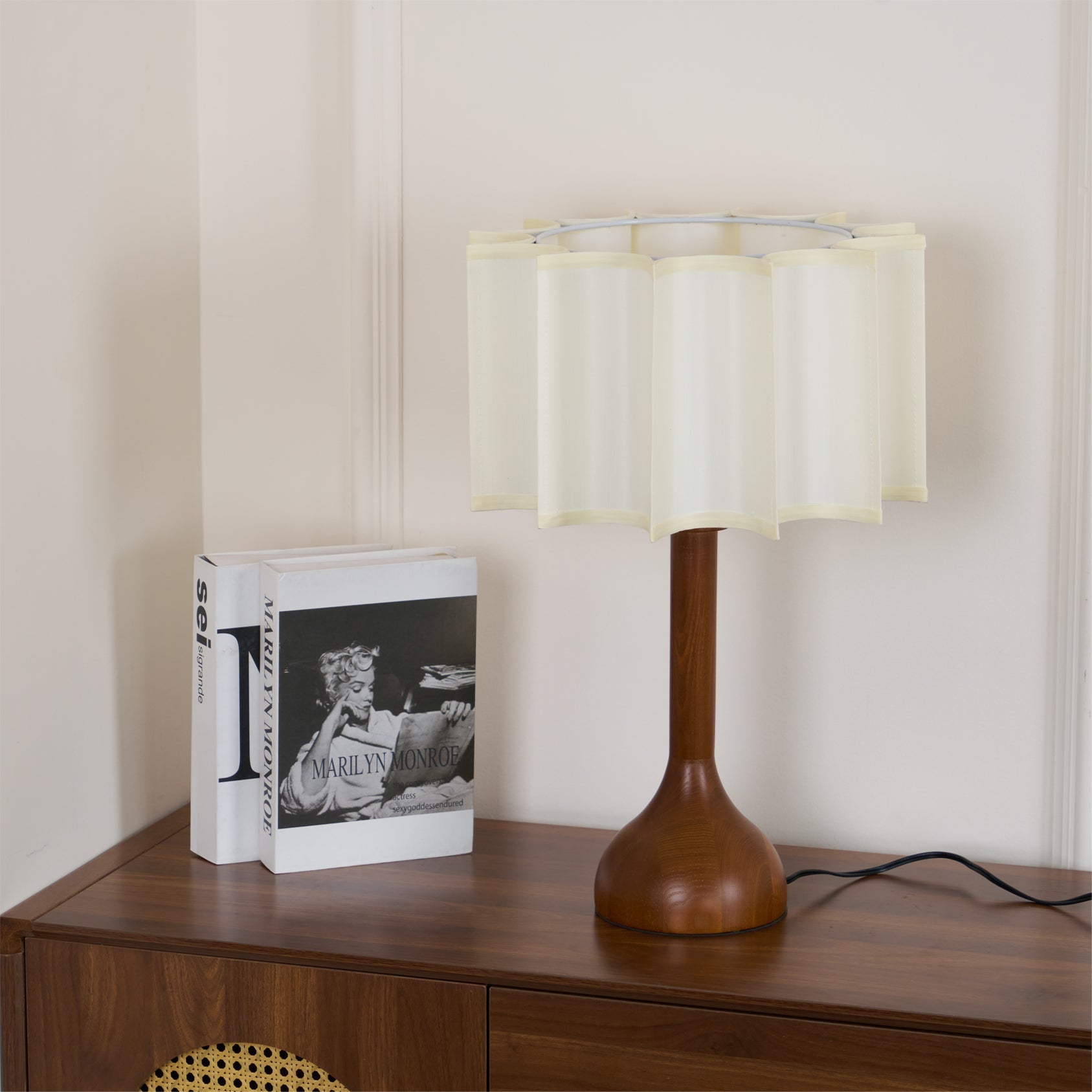 Solstise Wood Fabric Retro Table Lamp - Letslighting