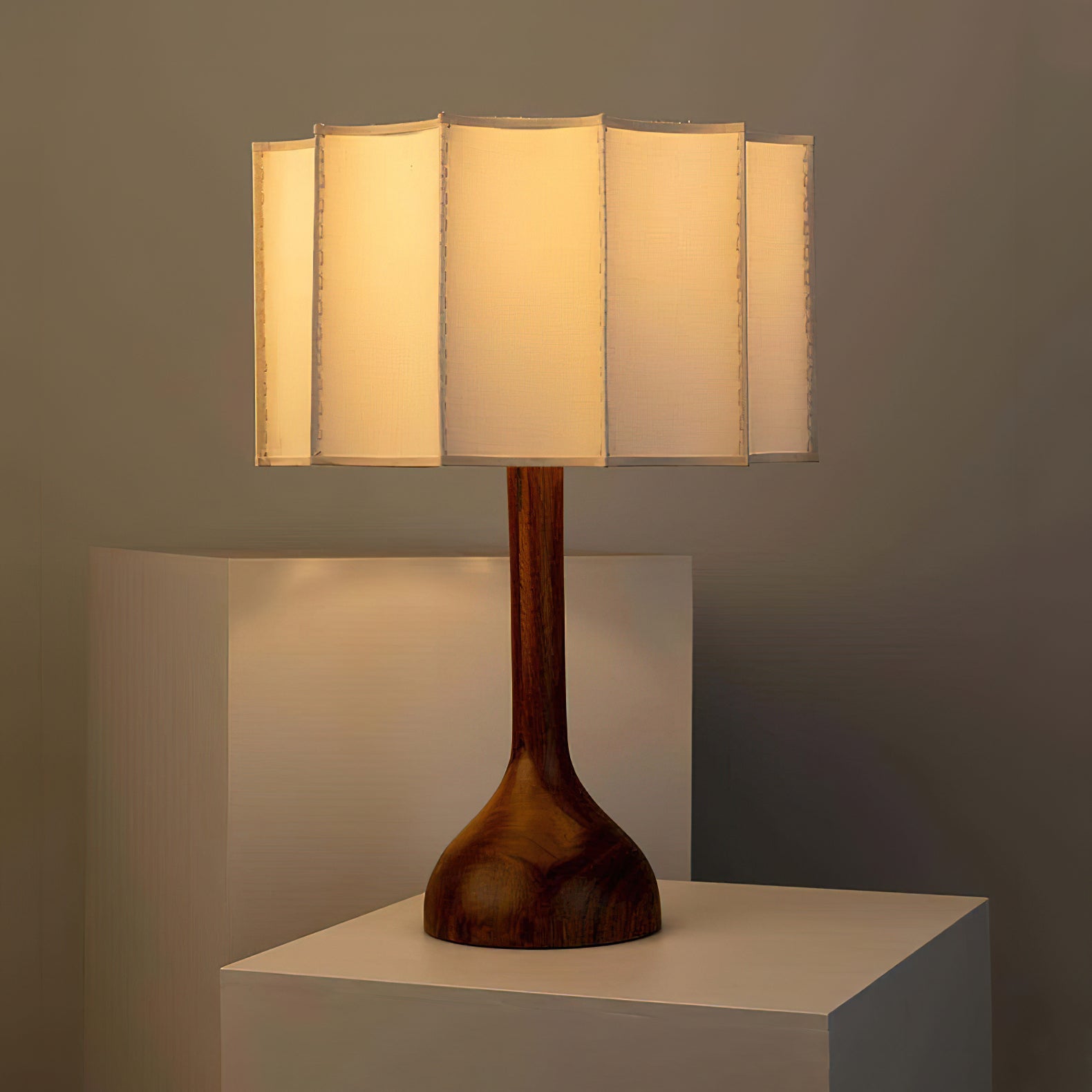 Solstise Wood Fabric Retro Table Lamp - Letslighting