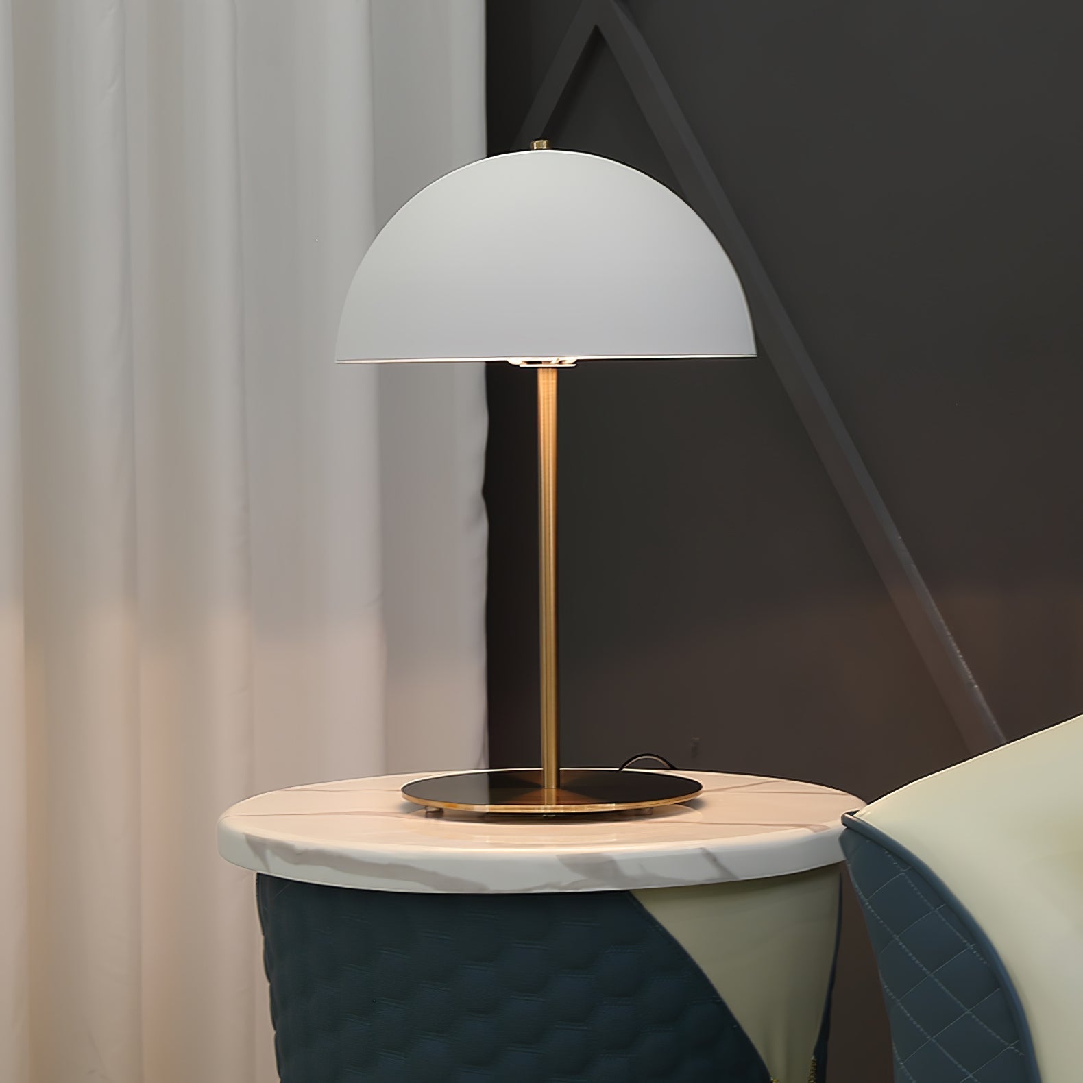Zephen Acrylic Scandinavian Table Lamp - Letslighting