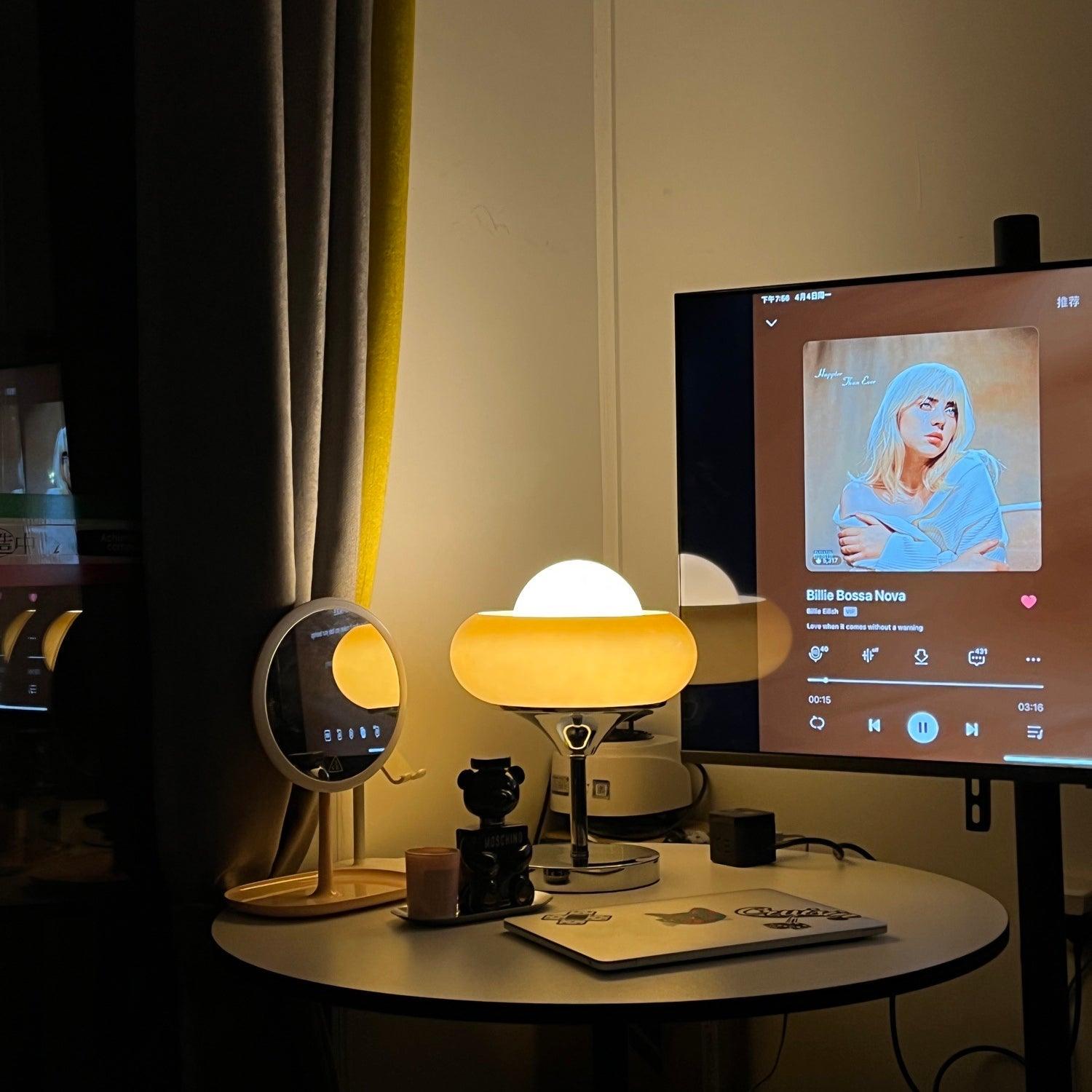 Solise Glass Retro Table Lamp - Letslighting