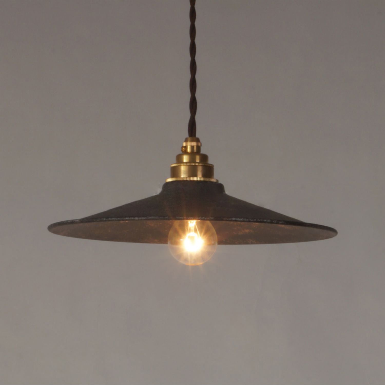 Zotheira Vintage Industrial Flat Pendant Light - Letslighting