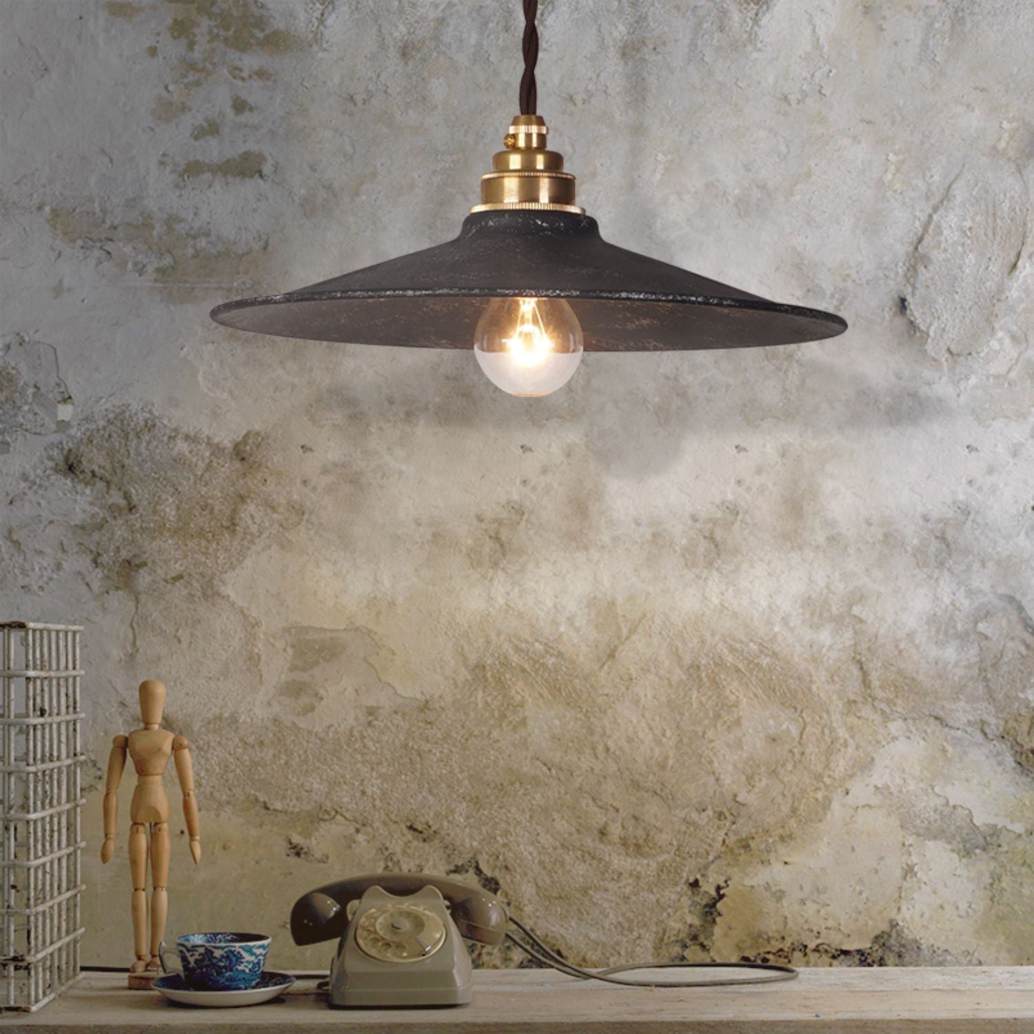 Zotheira Vintage Industrial Flat Pendant Light - Letslighting
