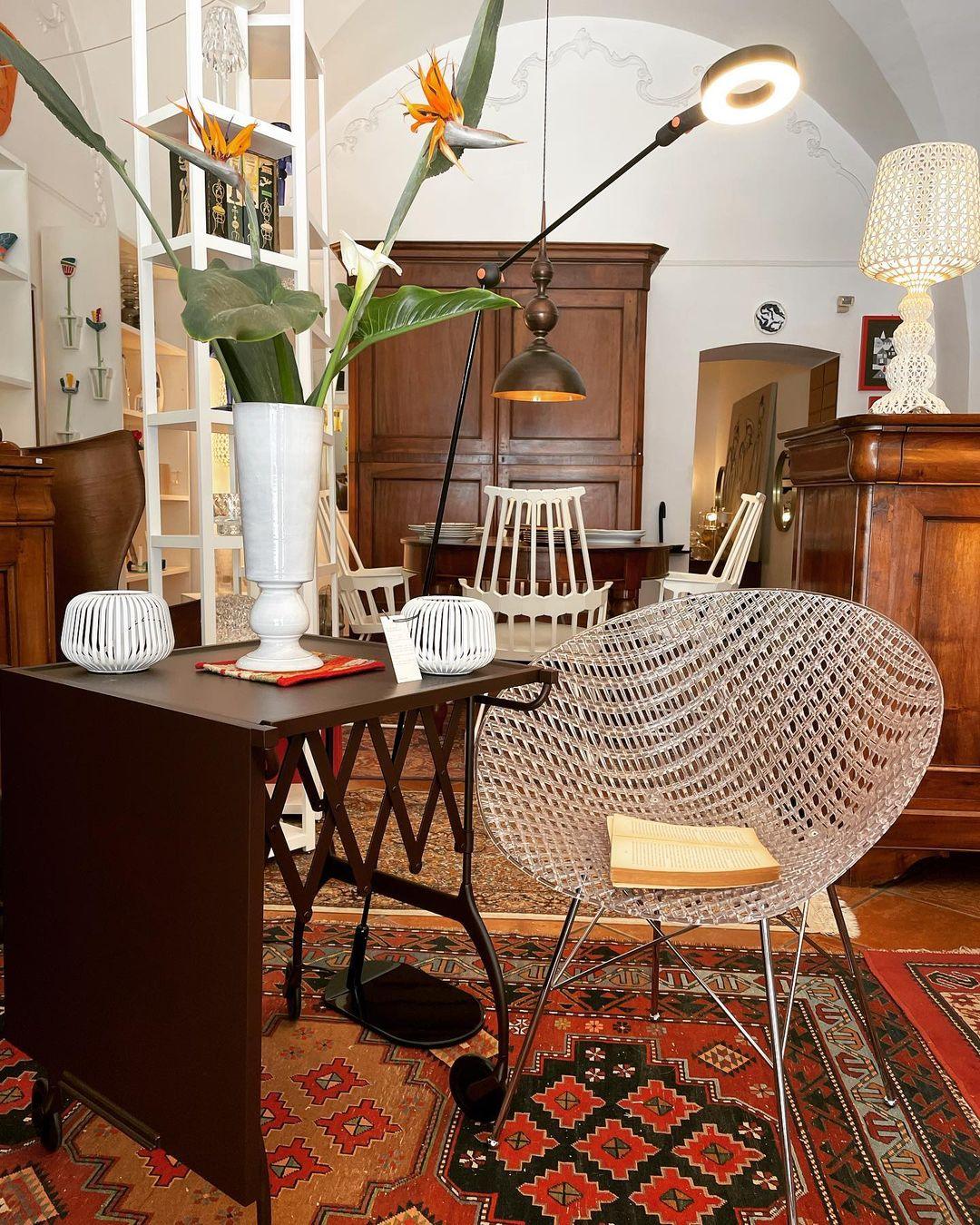 Lilah Acrylic Luxury Table Lamp - Letslighting