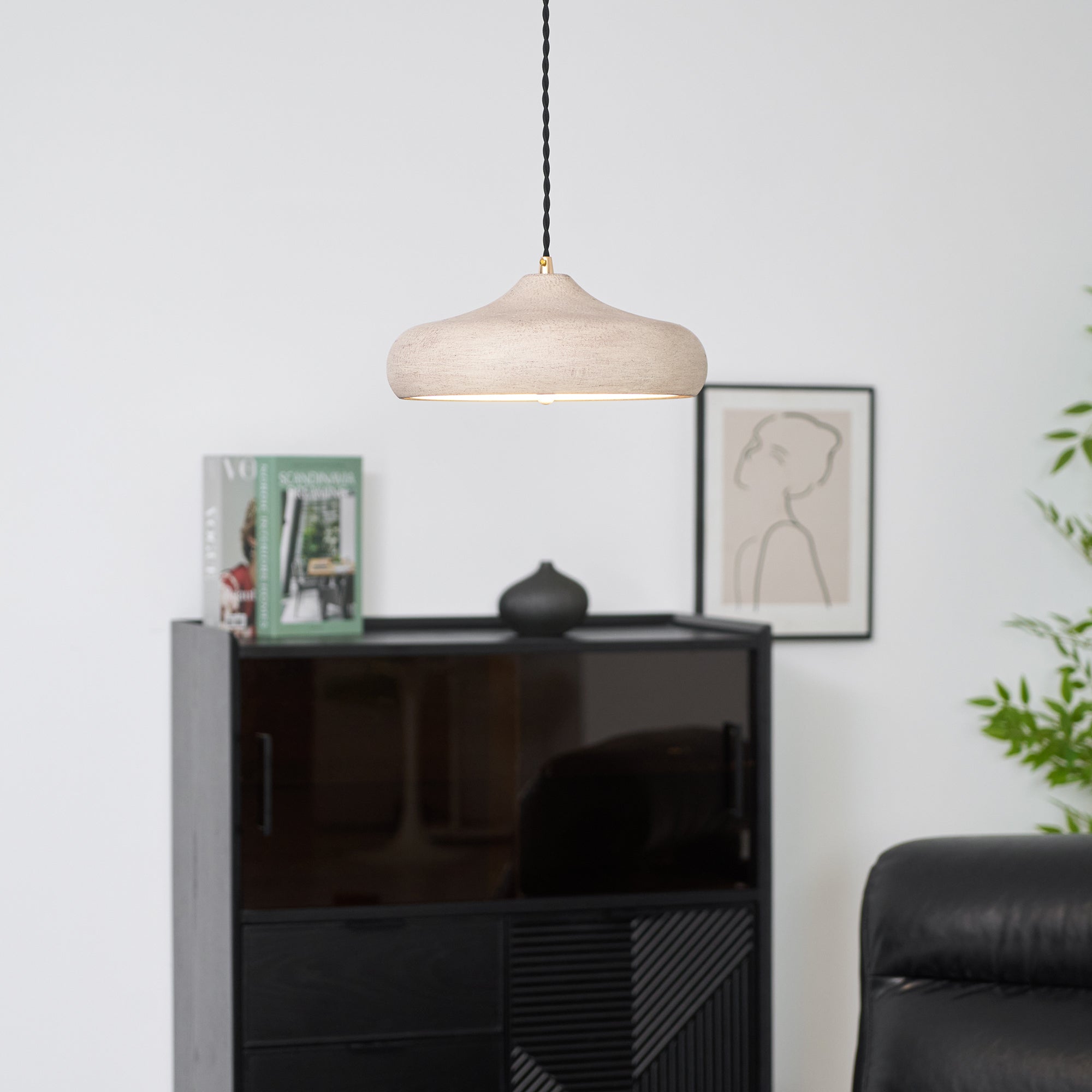 Etalyra Modern Minimalist Black Pendant Lamp - Letslighting