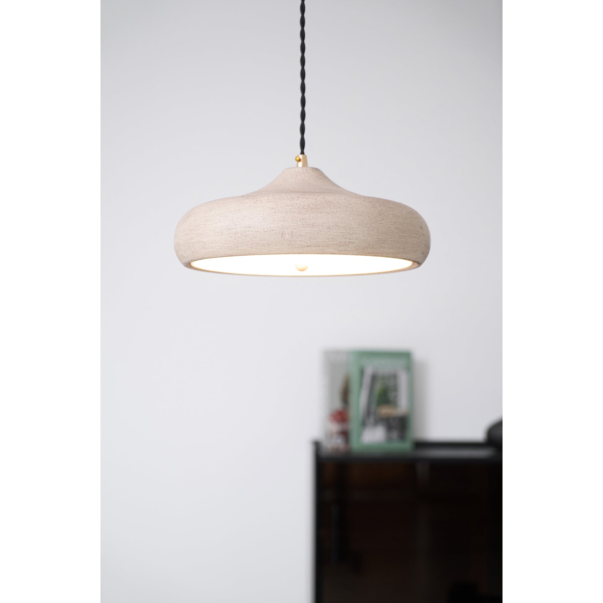 Etalyra Modern Minimalist Black Pendant Lamp - Letslighting