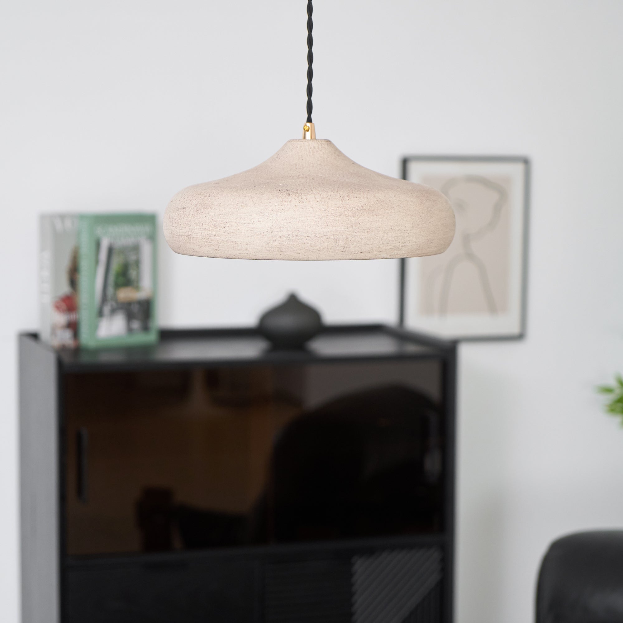 Etalyra Modern Minimalist Black Pendant Lamp - Letslighting