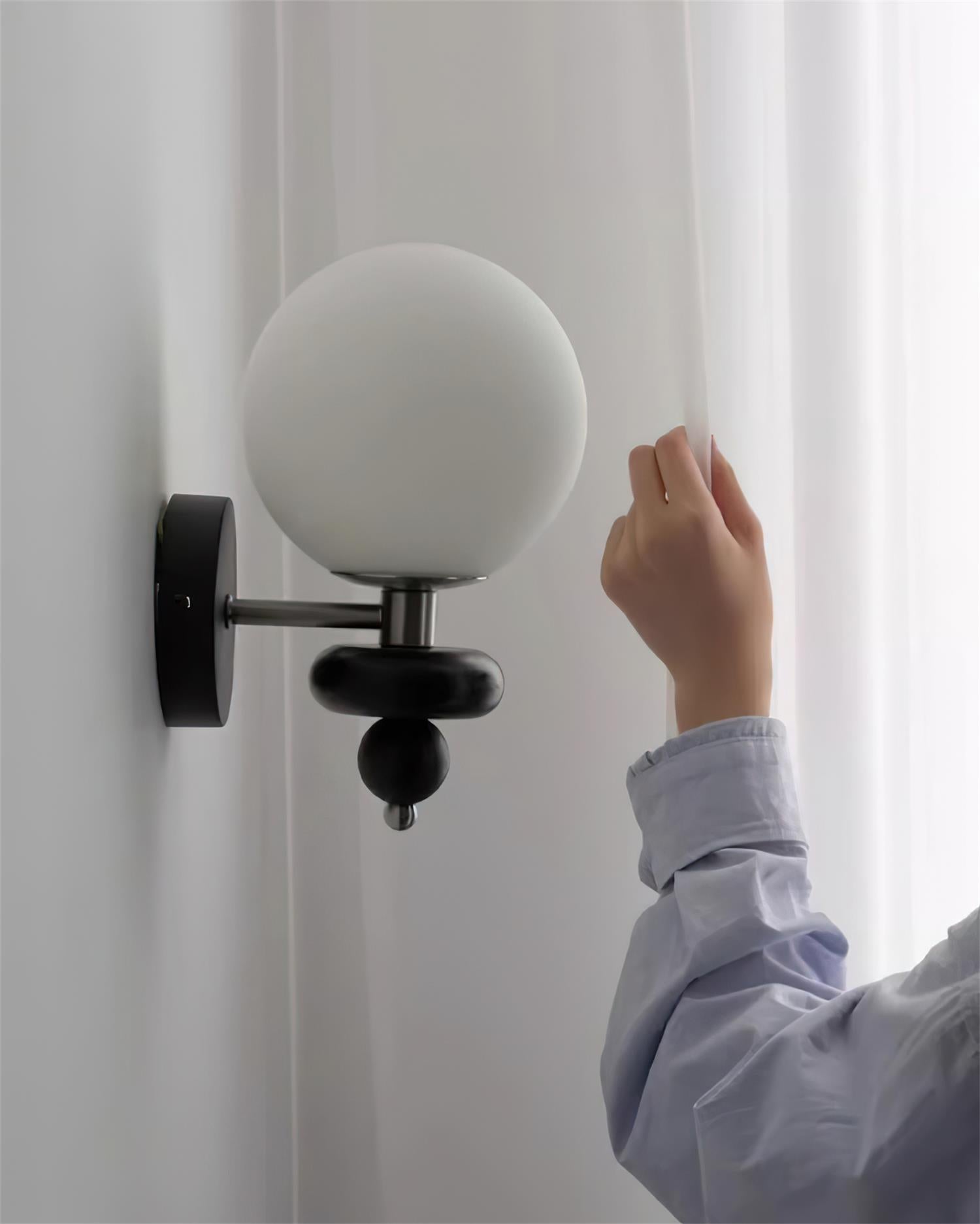 Evelo Modern Globe Wall Lamp - Letslighting