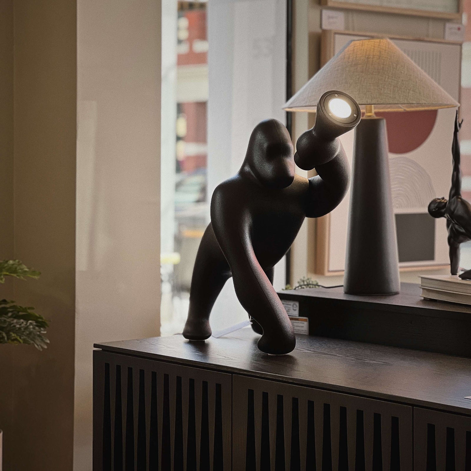 Zasolil Artistic Resin Gorilla Floor Lamp - Letslighting