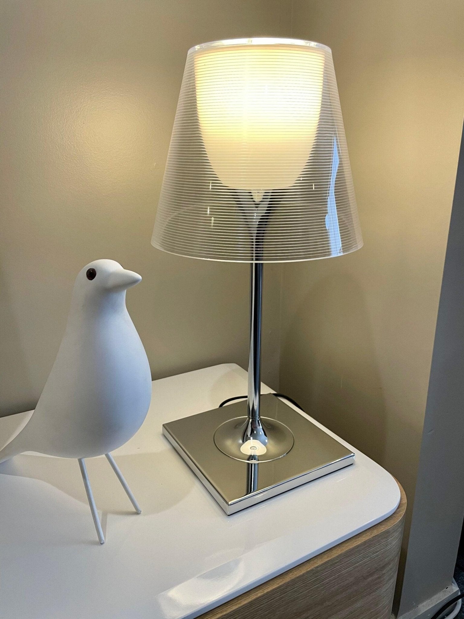 Bravon Plastic Table Lamp - Letslighting