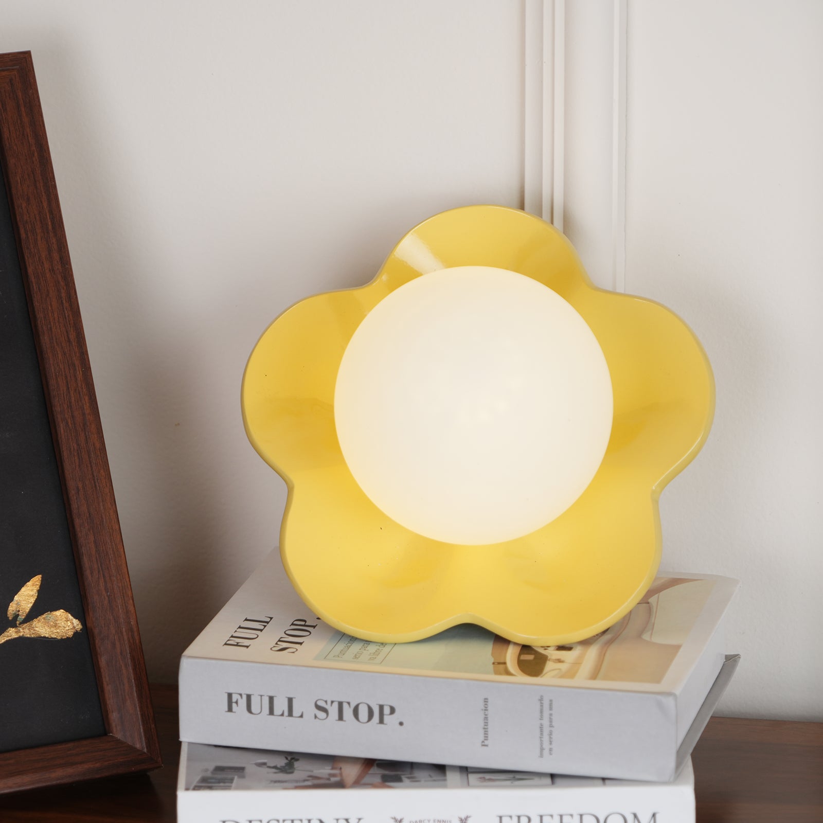 Meluna Yellow Flower Wall Lamp - Letslighting