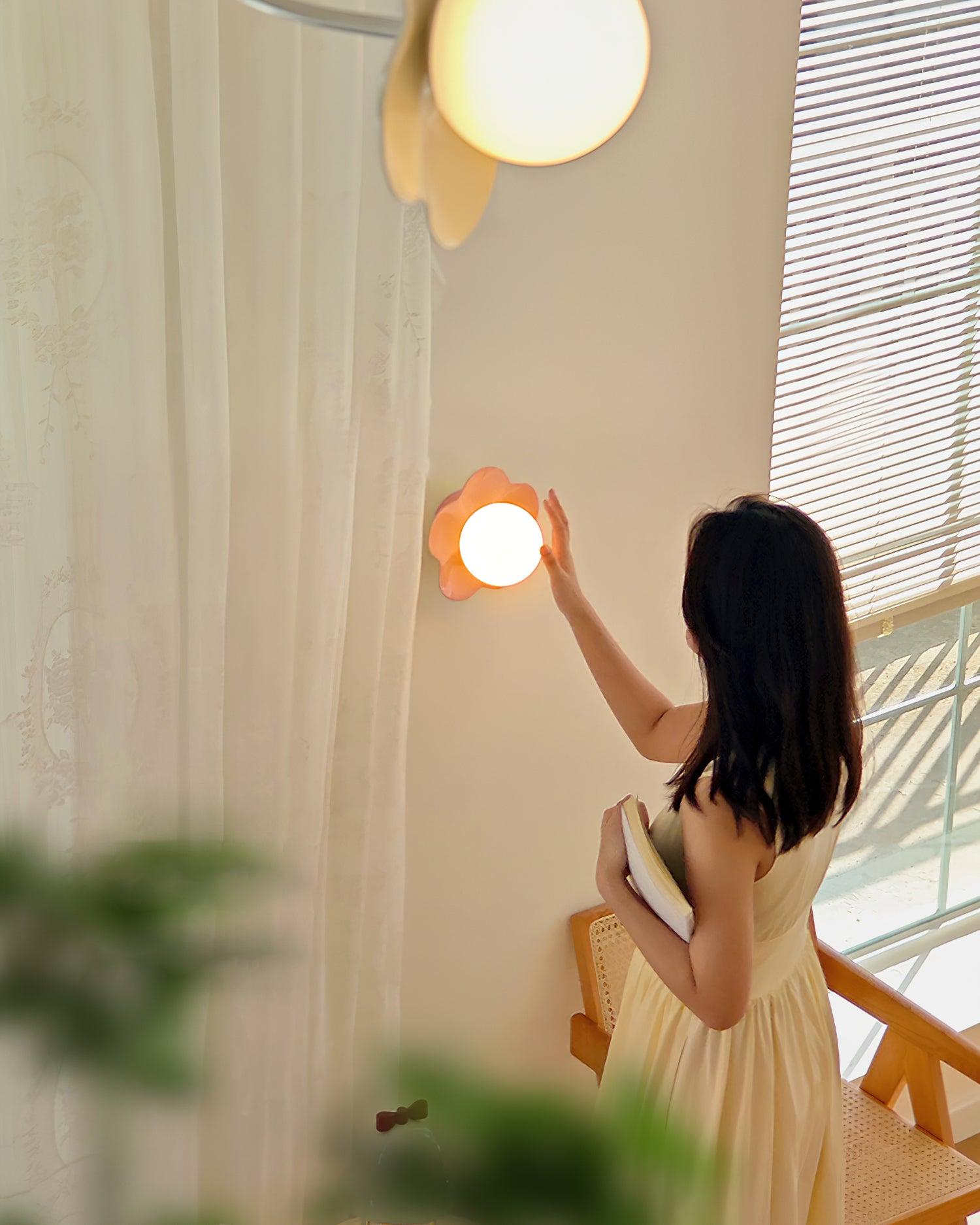 Arcore Resin Playful Wall Lamp - Letslighting