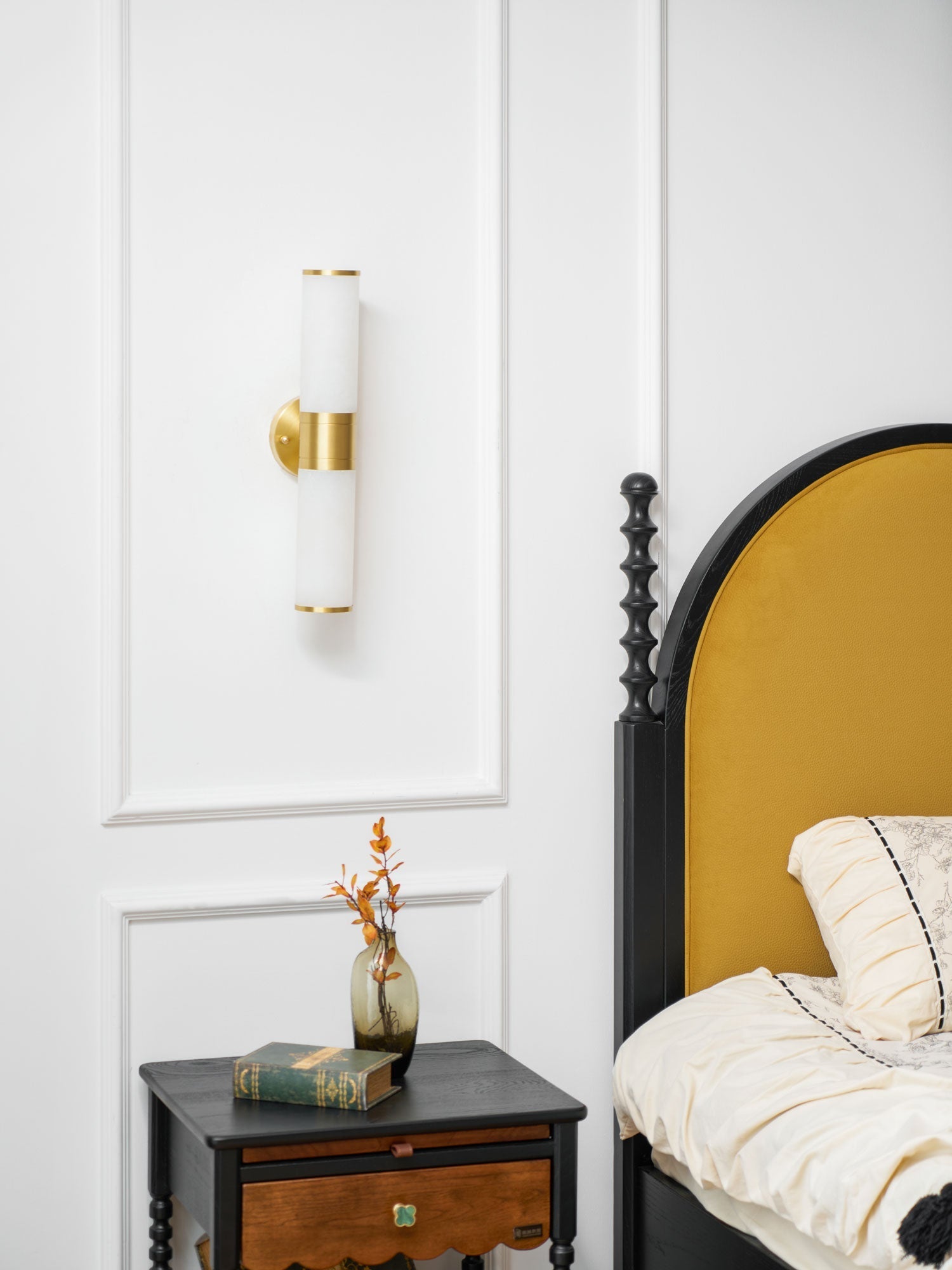 Kaia Minimalist Alabaster Wall Lamp - Letslighting