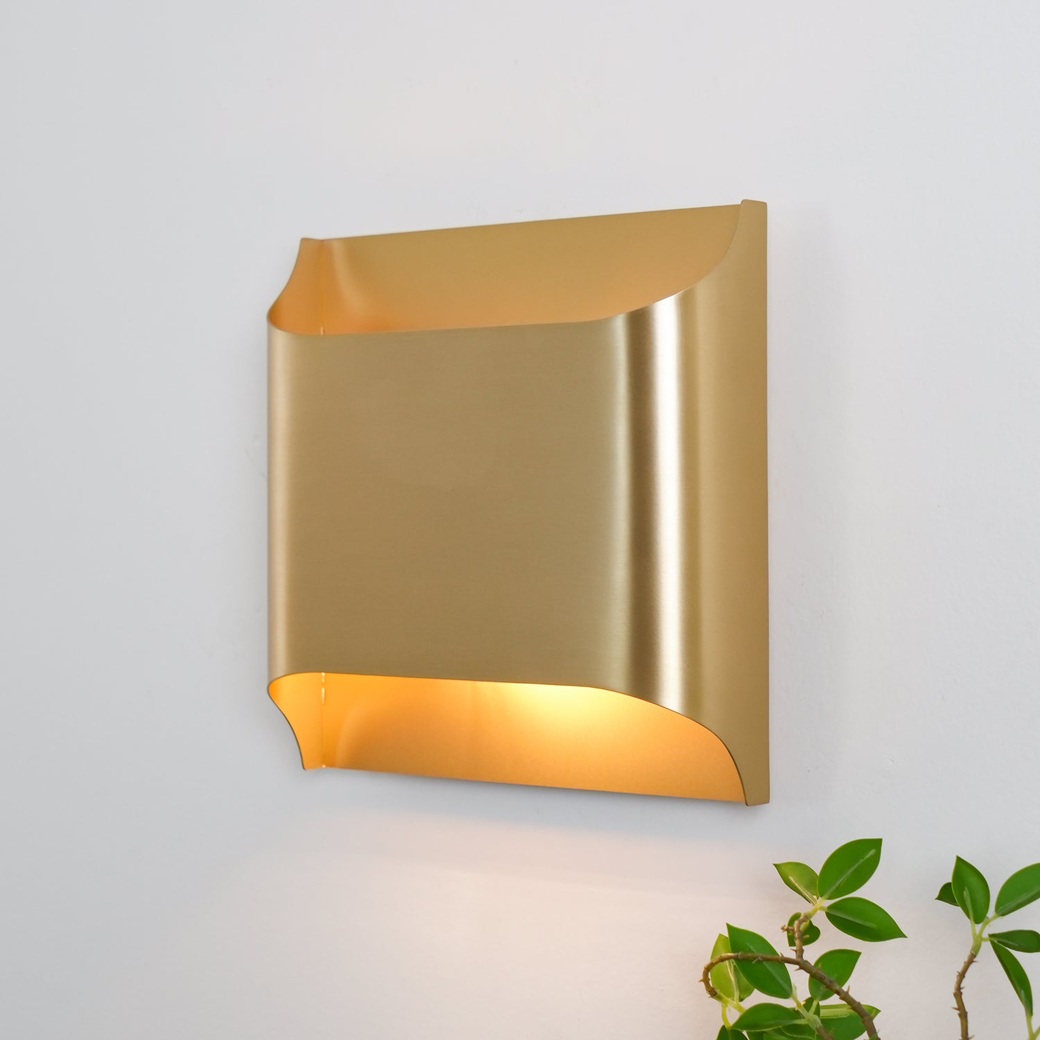 Hardy Nordic Art Brass Wall Lamp - Letslighting