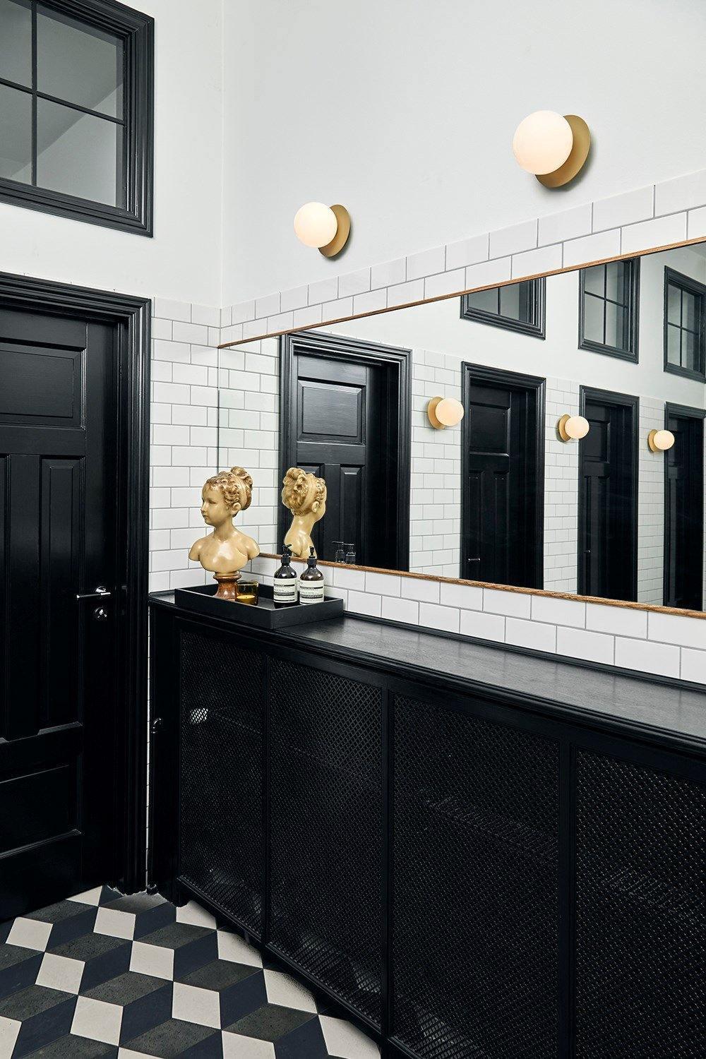 Lustra Wall Lamp Disc Globe Minimalist - Letslighting