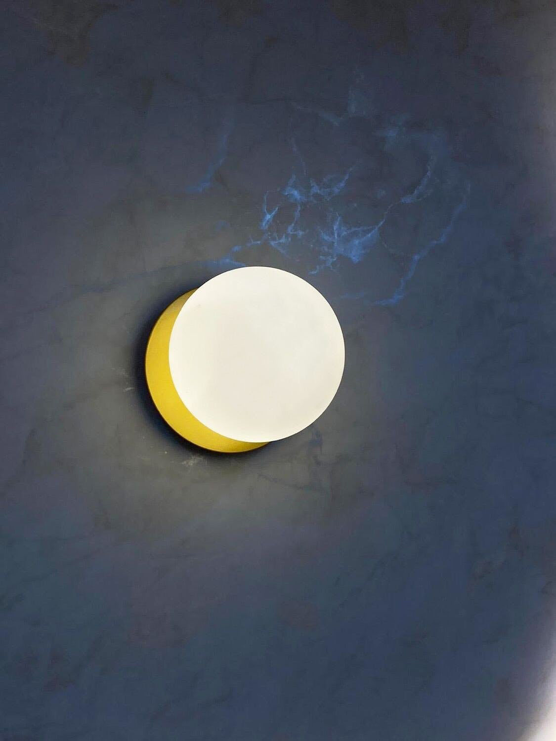 Lustra Wall Lamp Disc Globe Minimalist - Letslighting