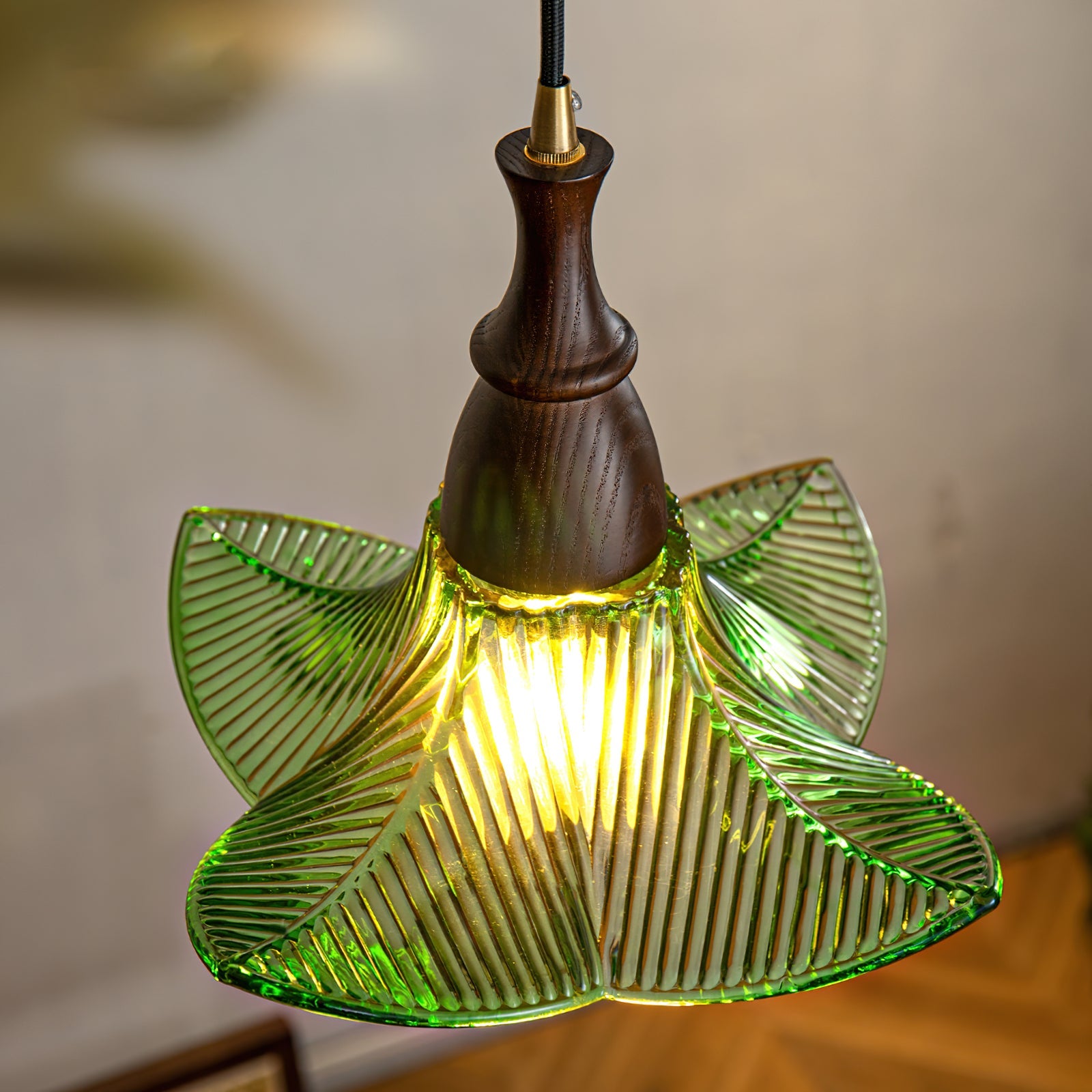 Lila Pendant Lamp Glass Folded Green Vintage - Letslighting