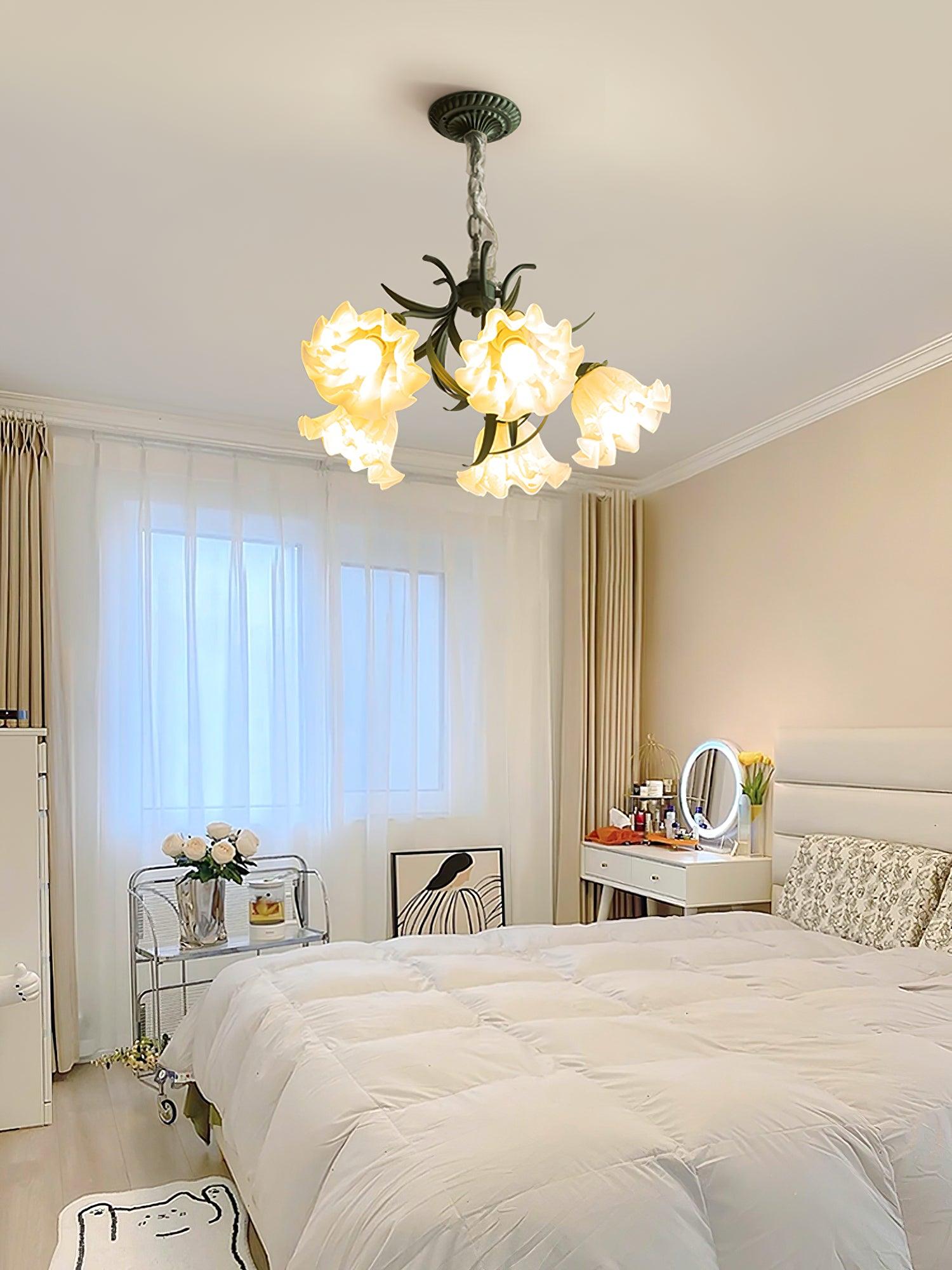 Lustra Chandelier Flower with Petals and Leaves - Letslighting