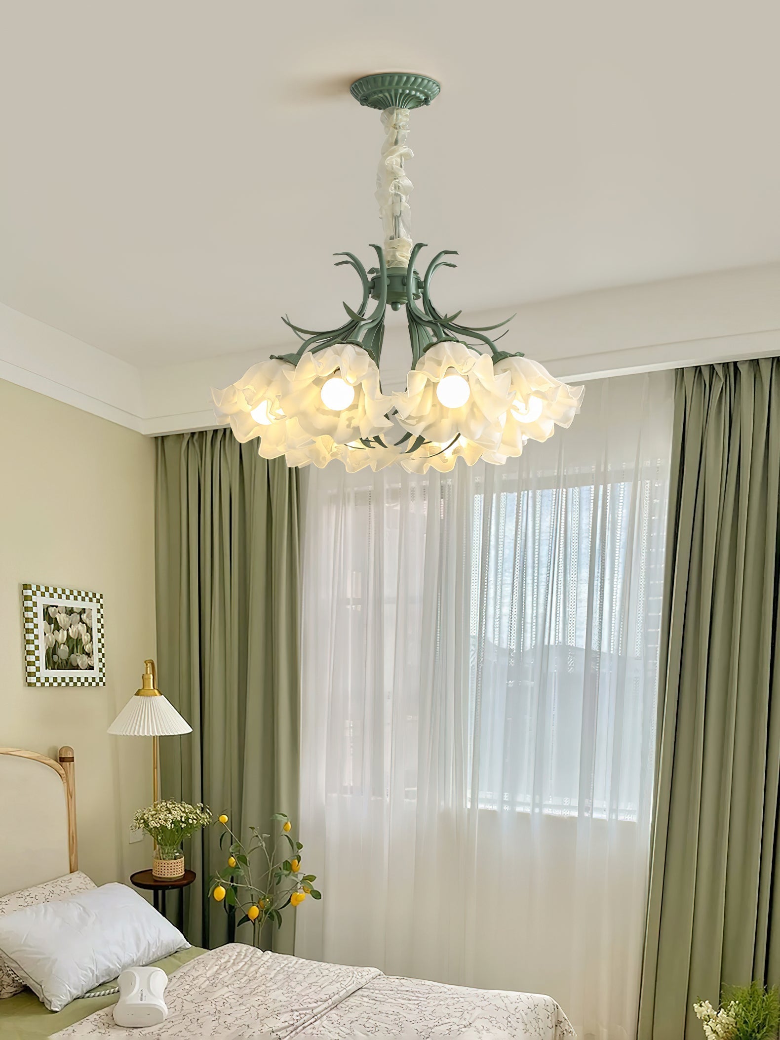 Lustra Chandelier Flower with Petals and Leaves - Letslighting
