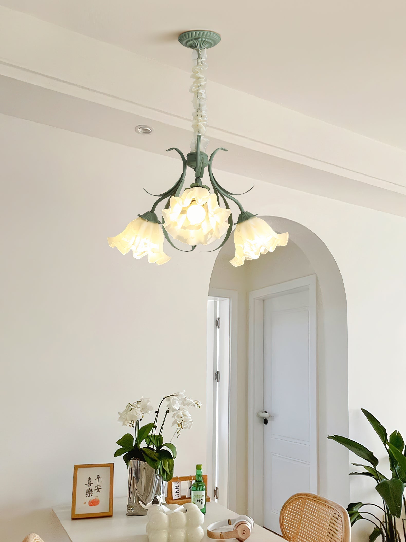 Lustra Chandelier Flower with Petals and Leaves - Letslighting