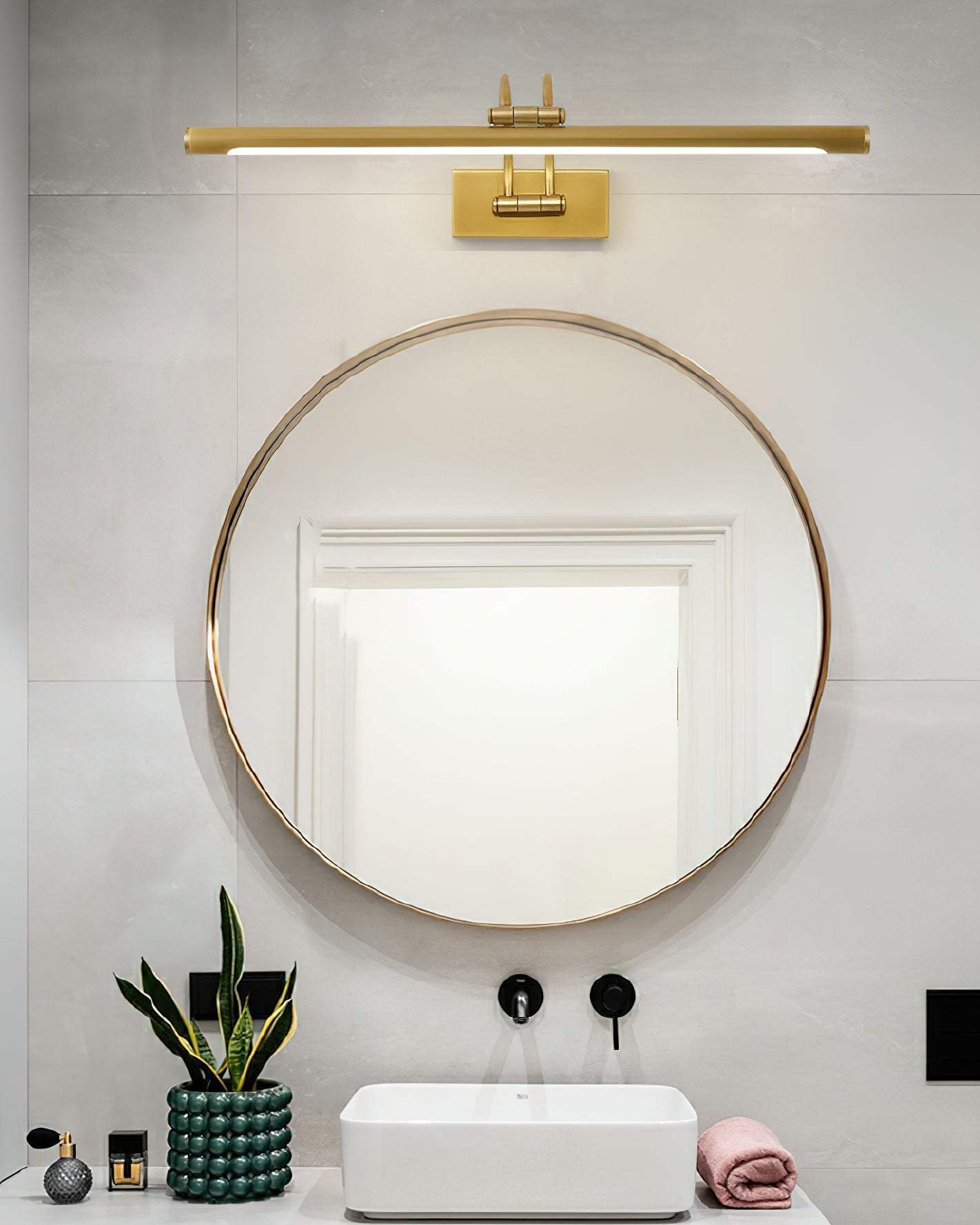 Fergus Linear Vanity Brass Wall Light - Letslighting