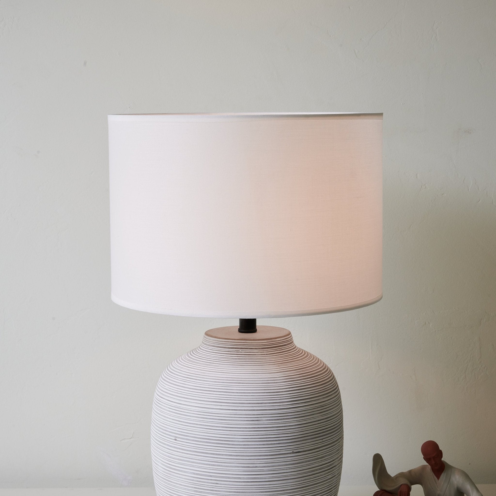 Edward Minimalist Ceramics Table Lamp - Letslighting