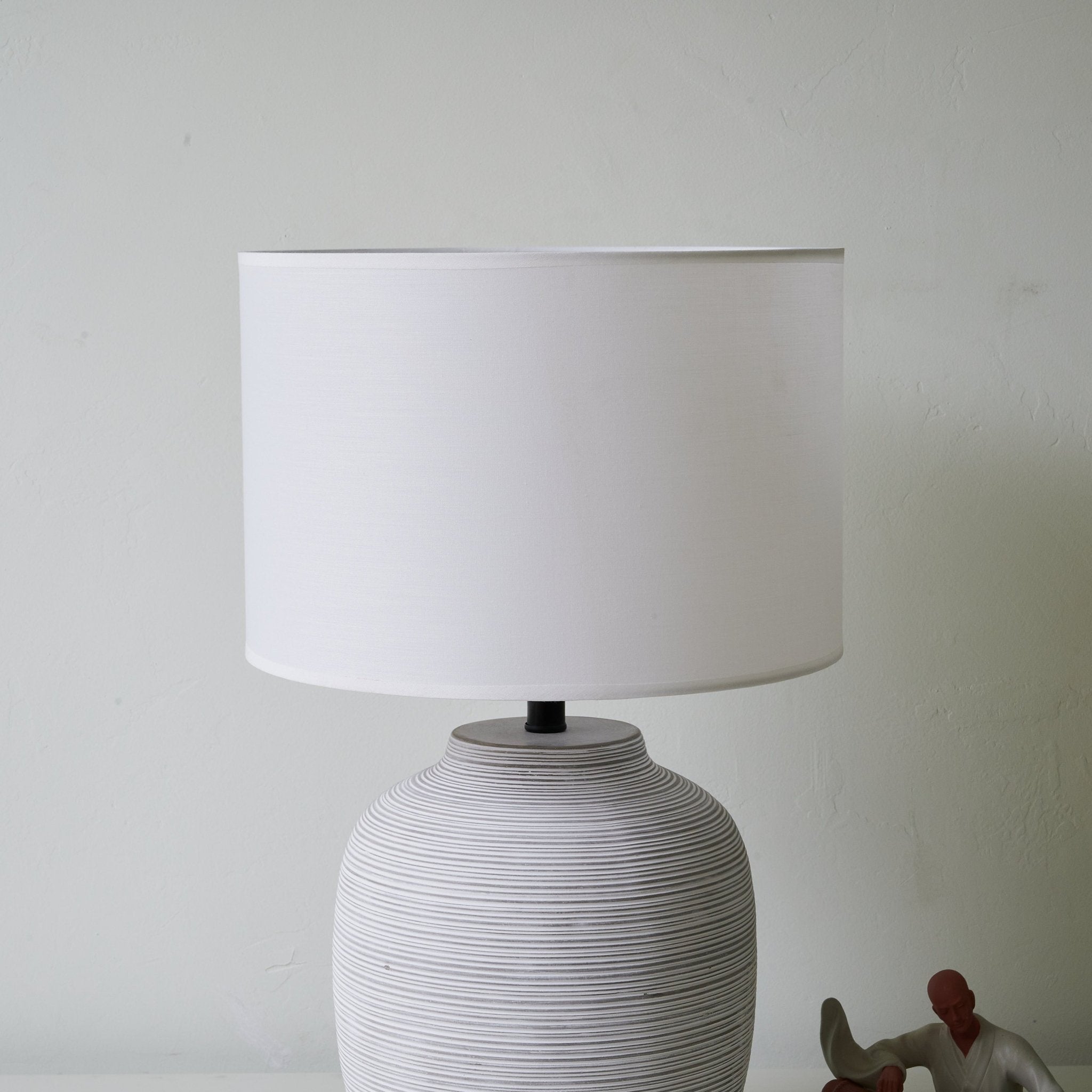 Edward Minimalist Ceramics Table Lamp - Letslighting