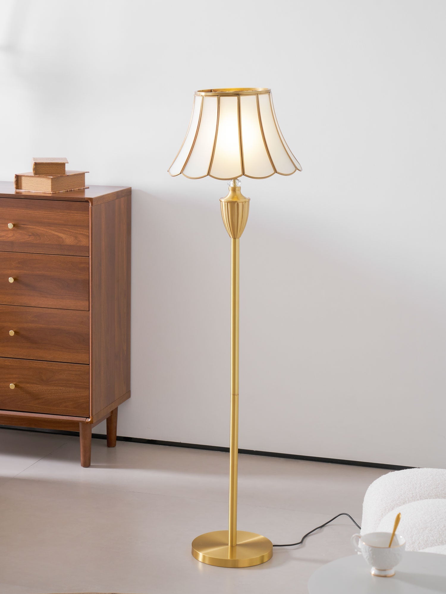 Quell Brass Luxury Floor Lamp - Letslighting