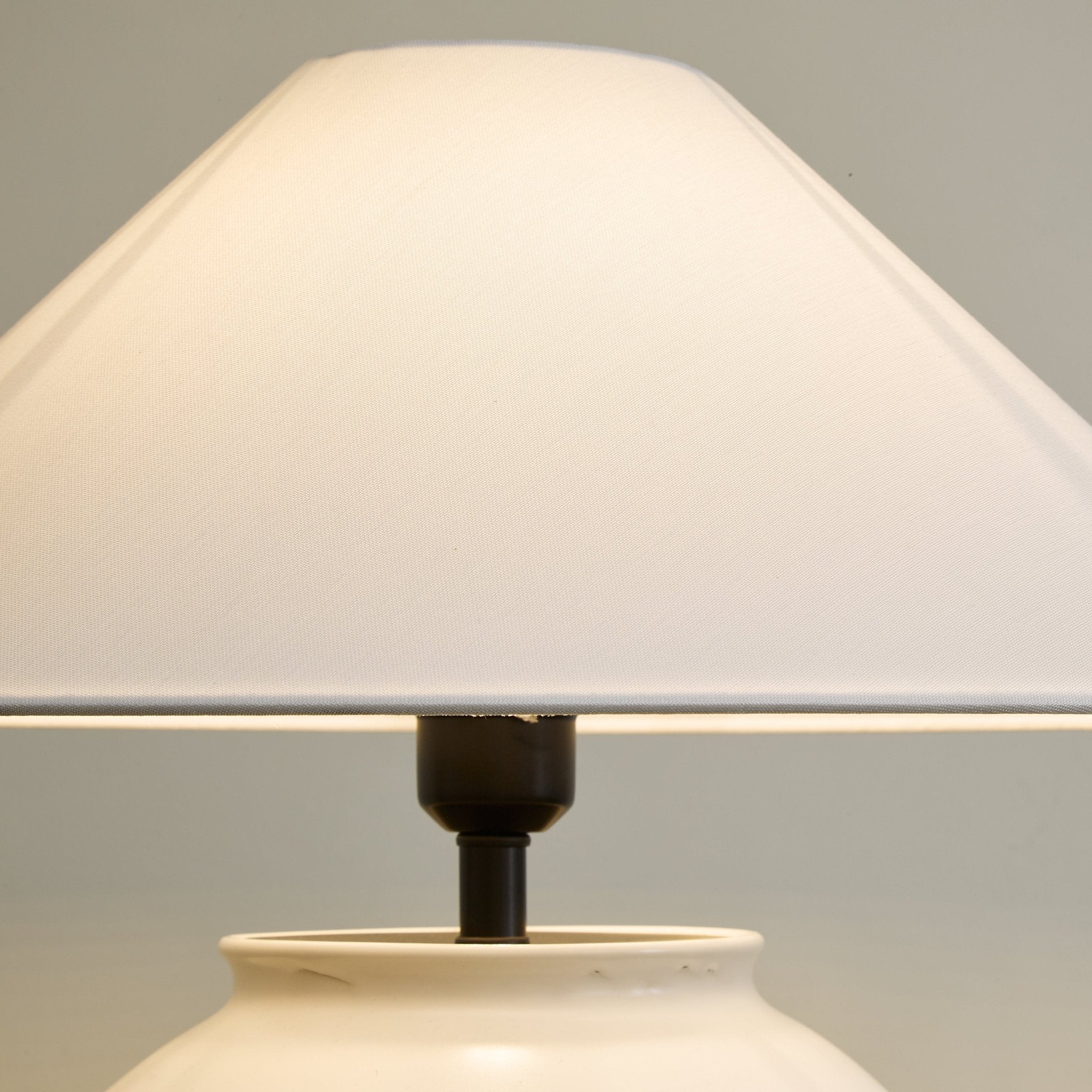 Vaso Classic Fabric Table Lamp - Letslighting