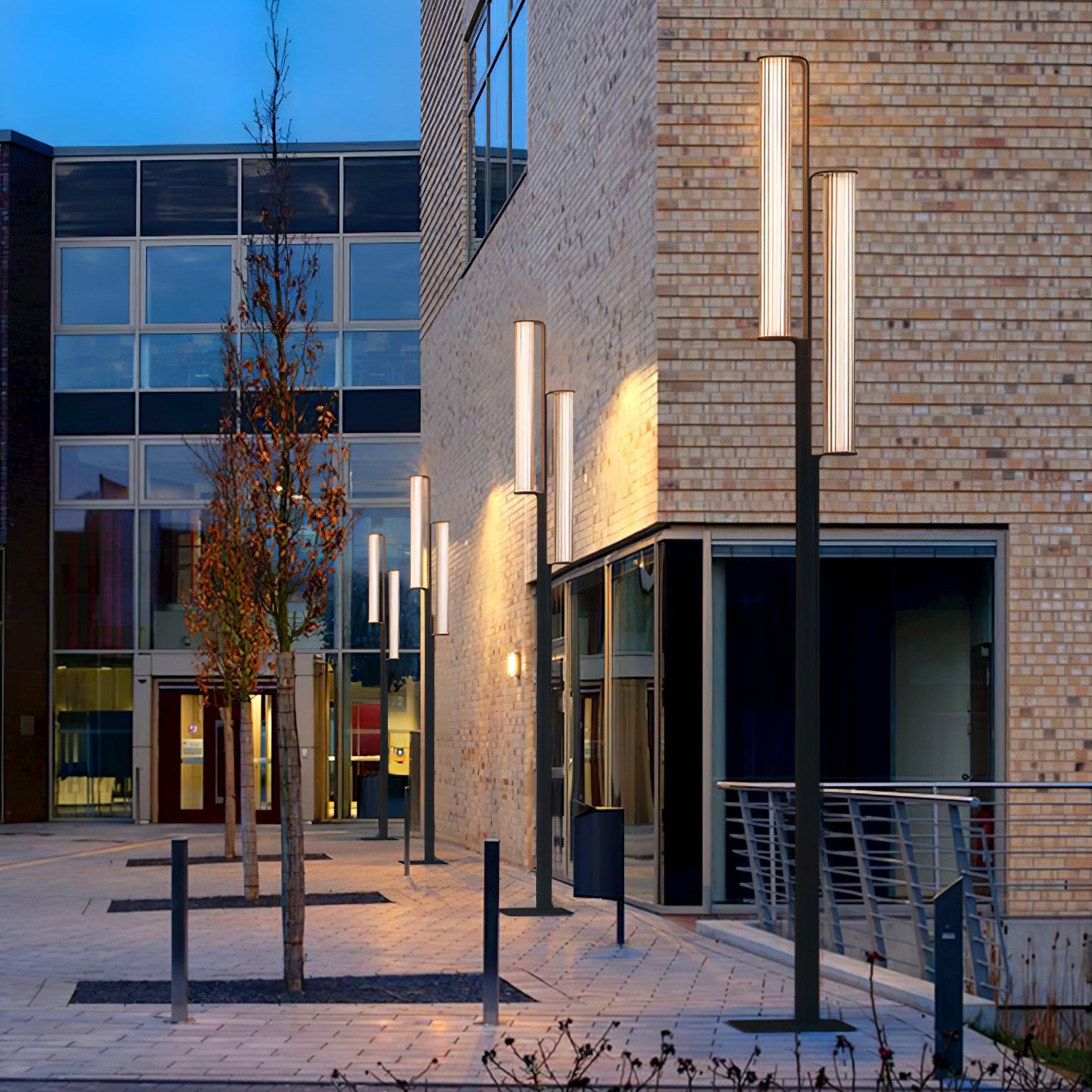 Lumo Arc Outdoor Post Lamp - Letslighting