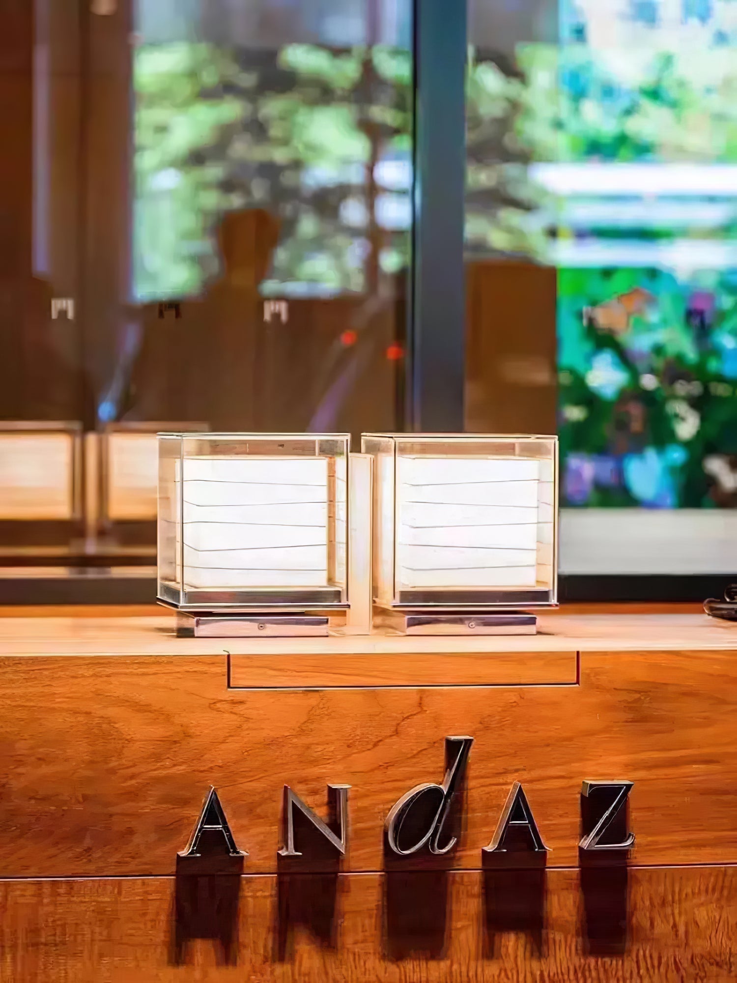 Lumo Cube Table Lamp - Letslighting