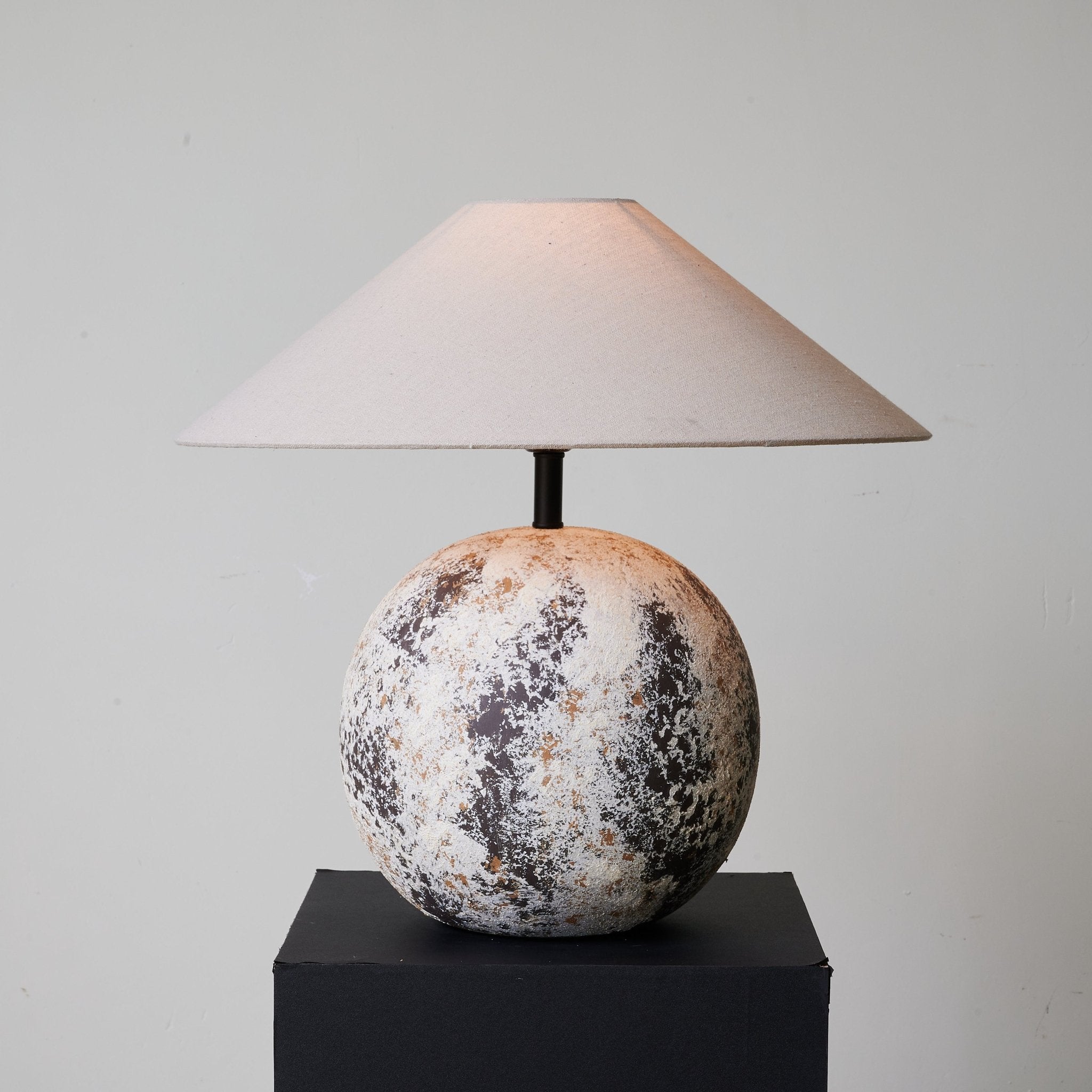 Kira Modern Table Lamp - Letslighting