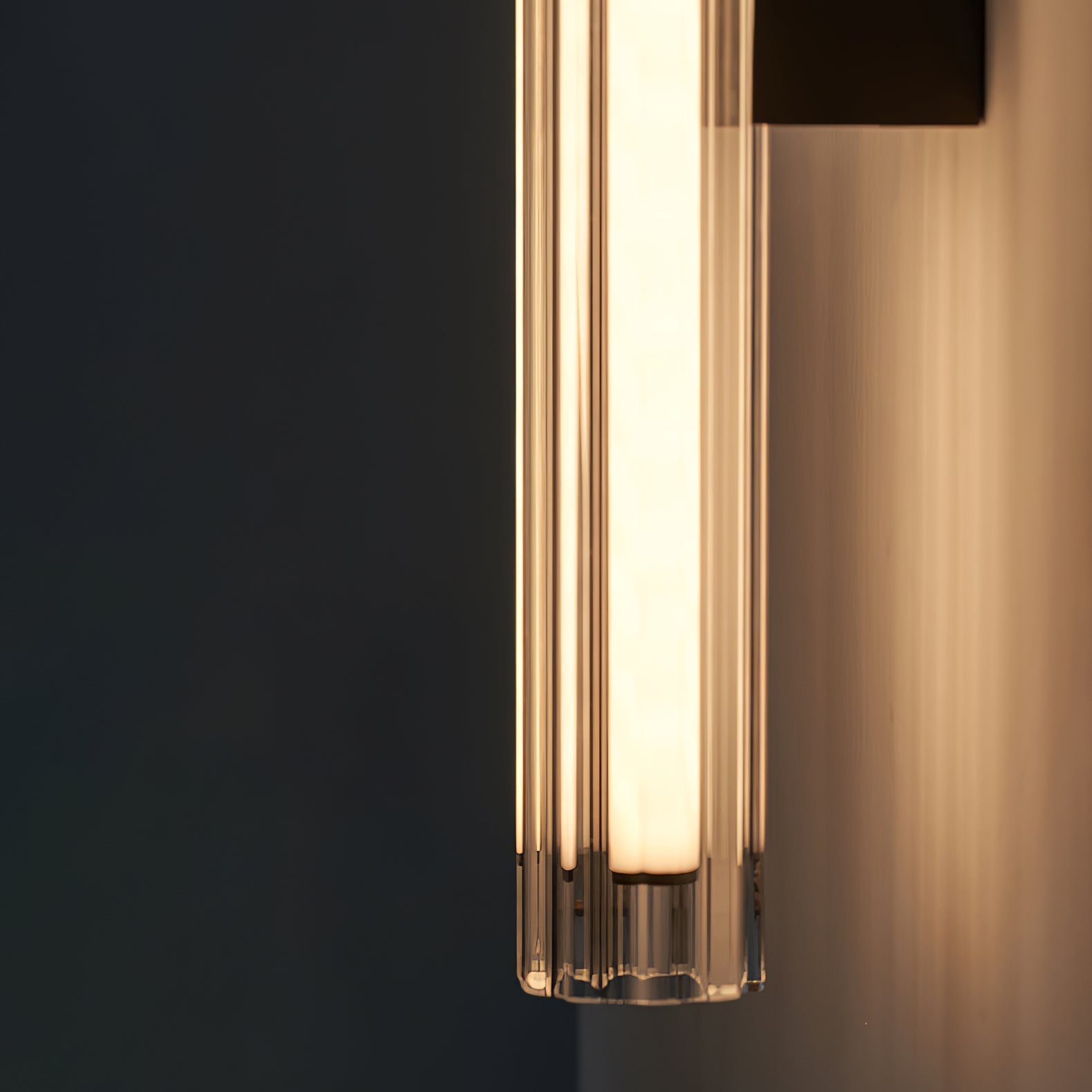 Linece Glass Contemporary Wall Lamp - Letslighting