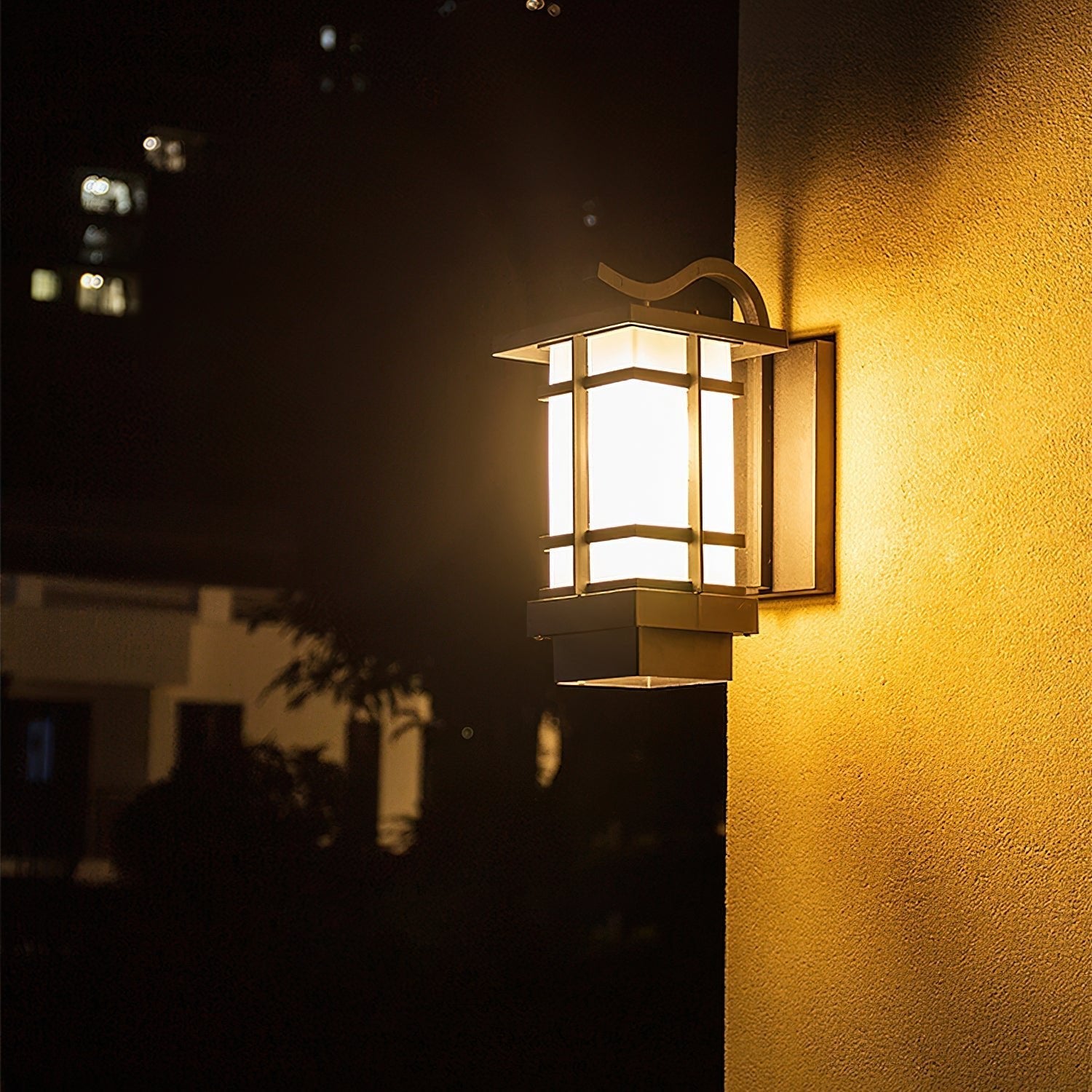 Madison Lantern Outdoor Wall Lamp - Blowlighting