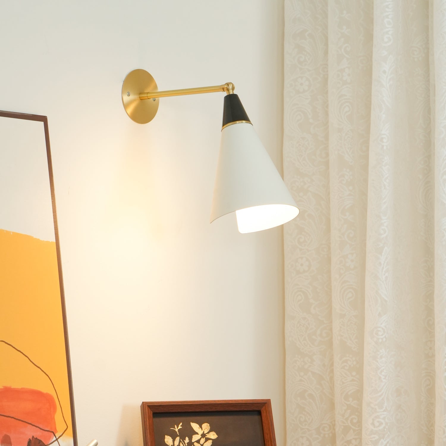 Petite Magari Wall Lamp - Blowlighting