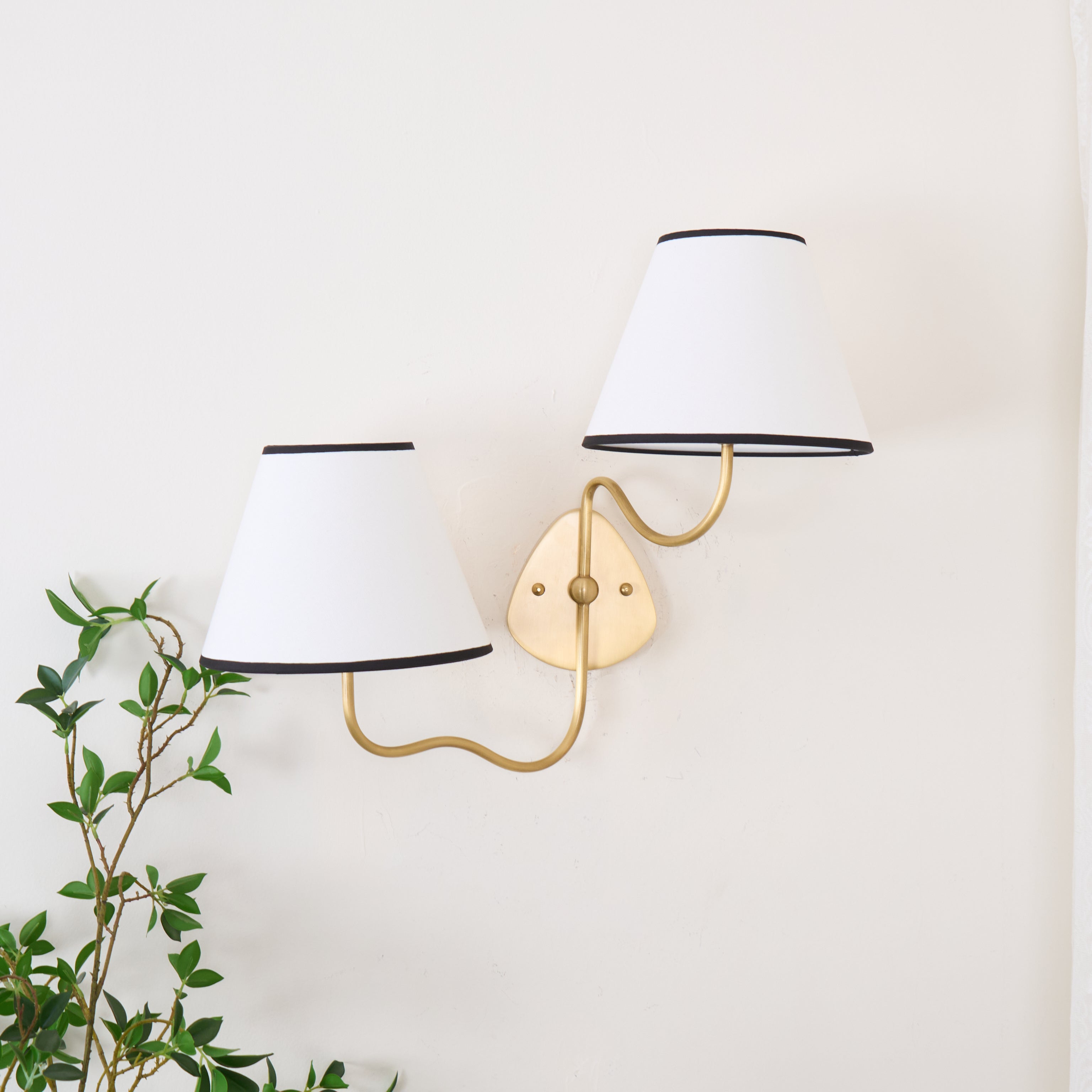 Evynor Vintage Industrial Brass Fabric Wall Lamp - Letslighting