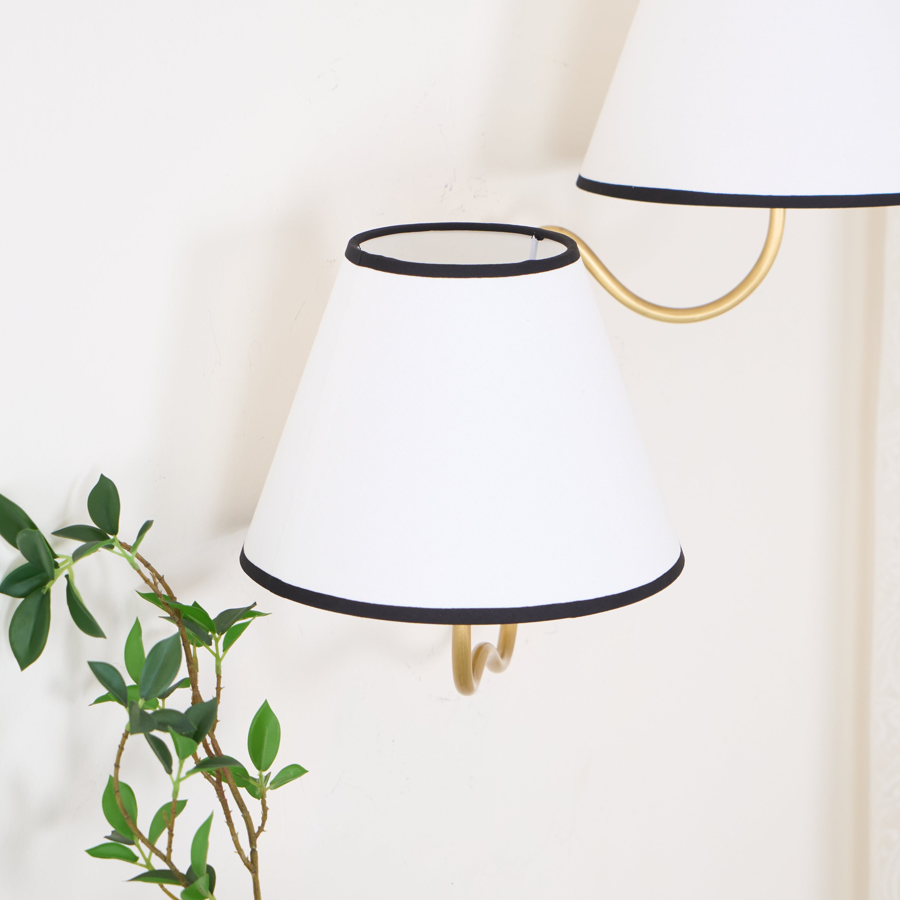 Evynor Vintage Industrial Brass Fabric Wall Lamp - Letslighting